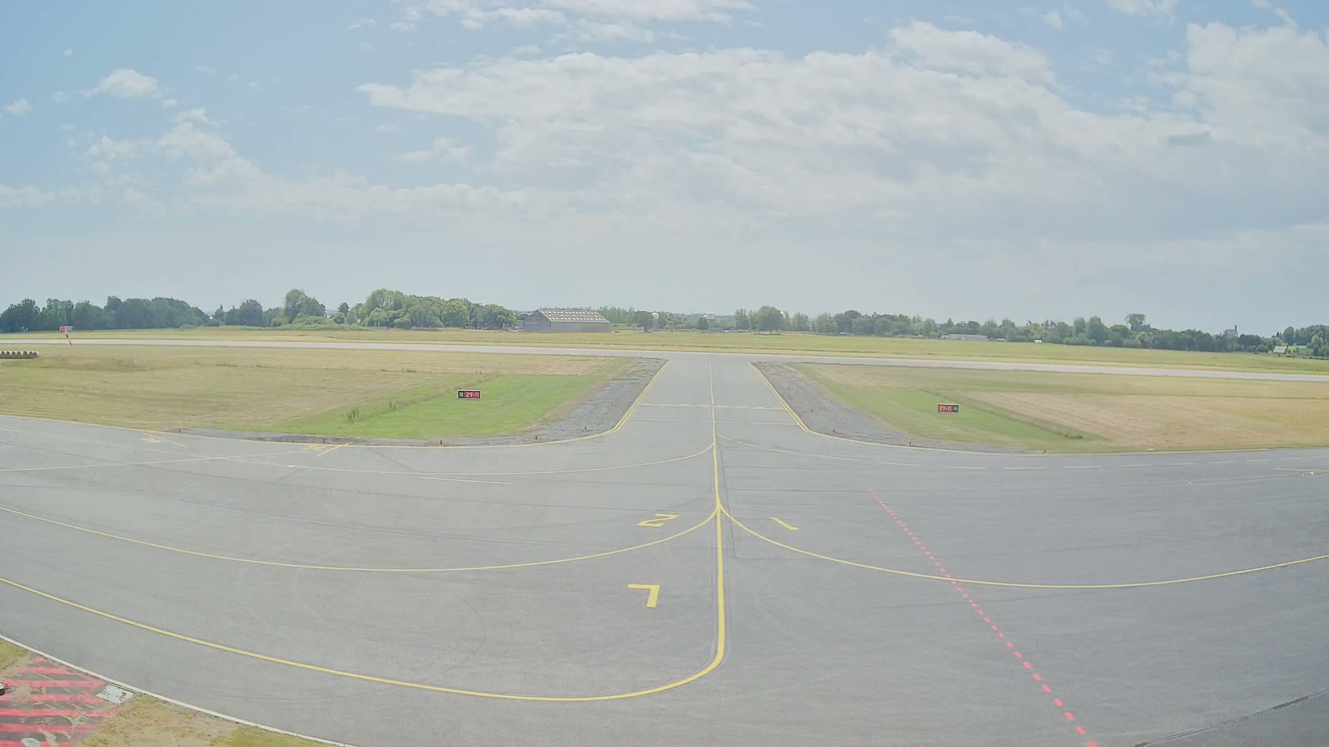 Lannion Cote de Granit  Airport Live Cam  LAI  - Lannion, Cotes-d'Armor, Bretagne, France