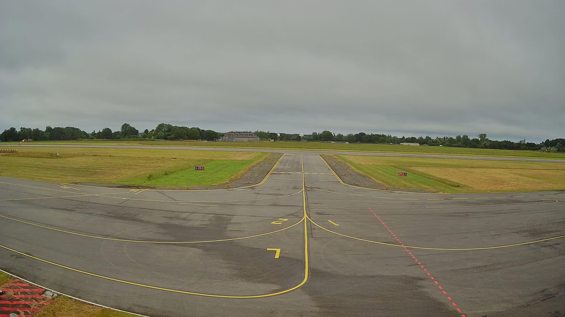 Lannion Cote de Granit  Airport Live Cam  LAI  - Lannion, Cotes-d'Armor, Bretagne, France
