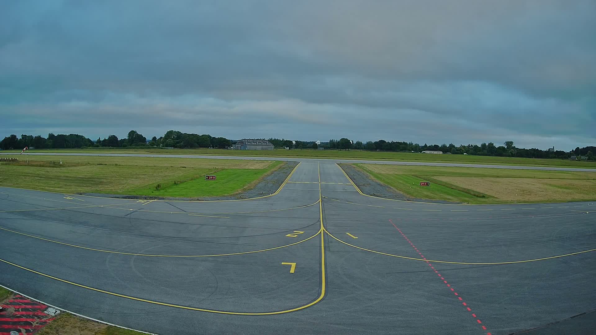 Lannion Cote de Granit  Airport Live Cam  LAI  - Lannion, Cotes-d'Armor, Bretagne, France