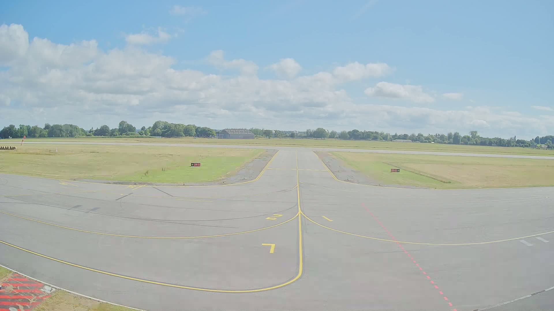 Lannion Cote de Granit  Airport Live Cam  LAI  - Lannion, Cotes-d'Armor, Bretagne, France