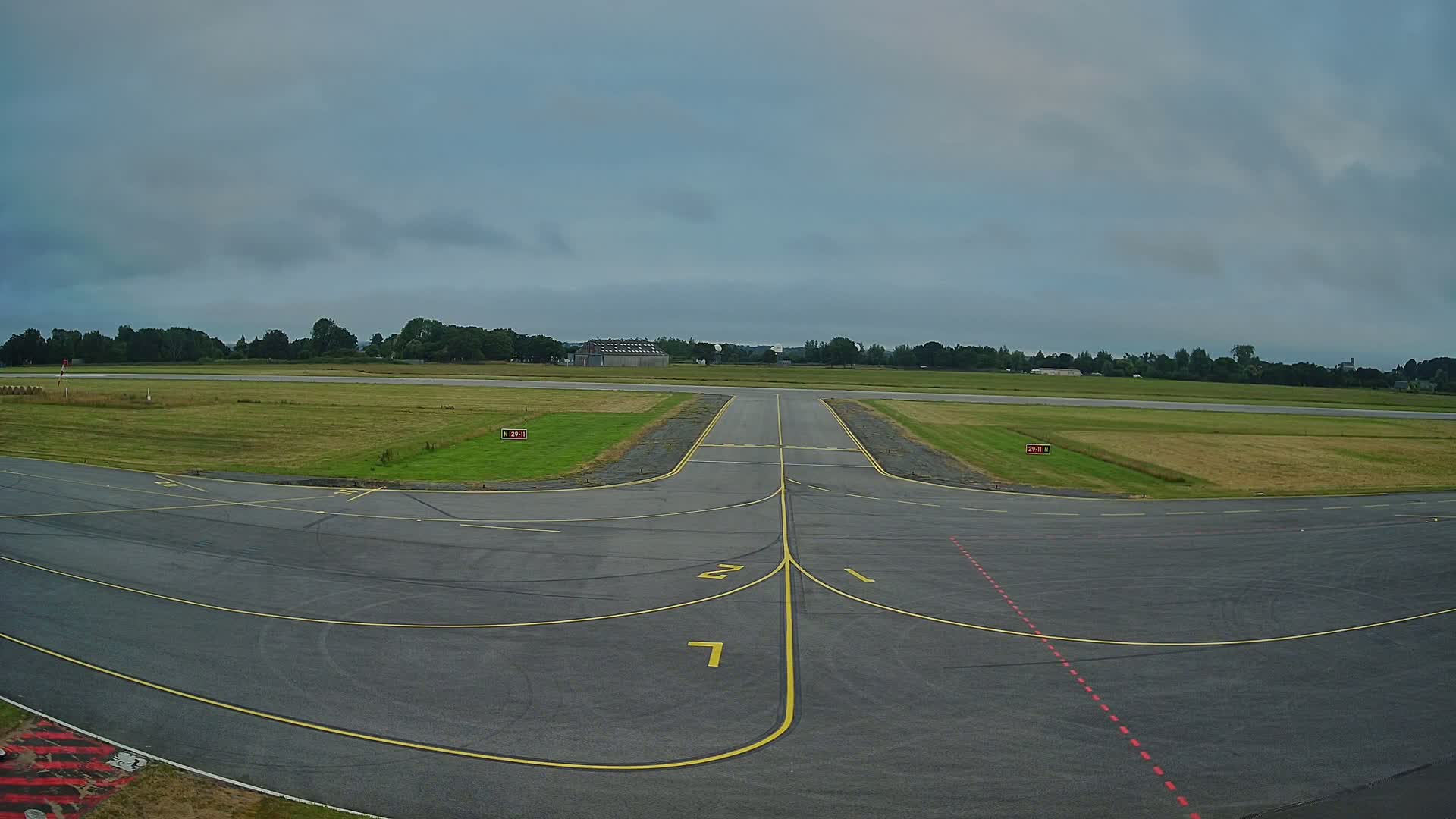 Lannion Cote de Granit  Airport Live Cam  LAI  - Lannion, Cotes-d'Armor, Bretagne, France