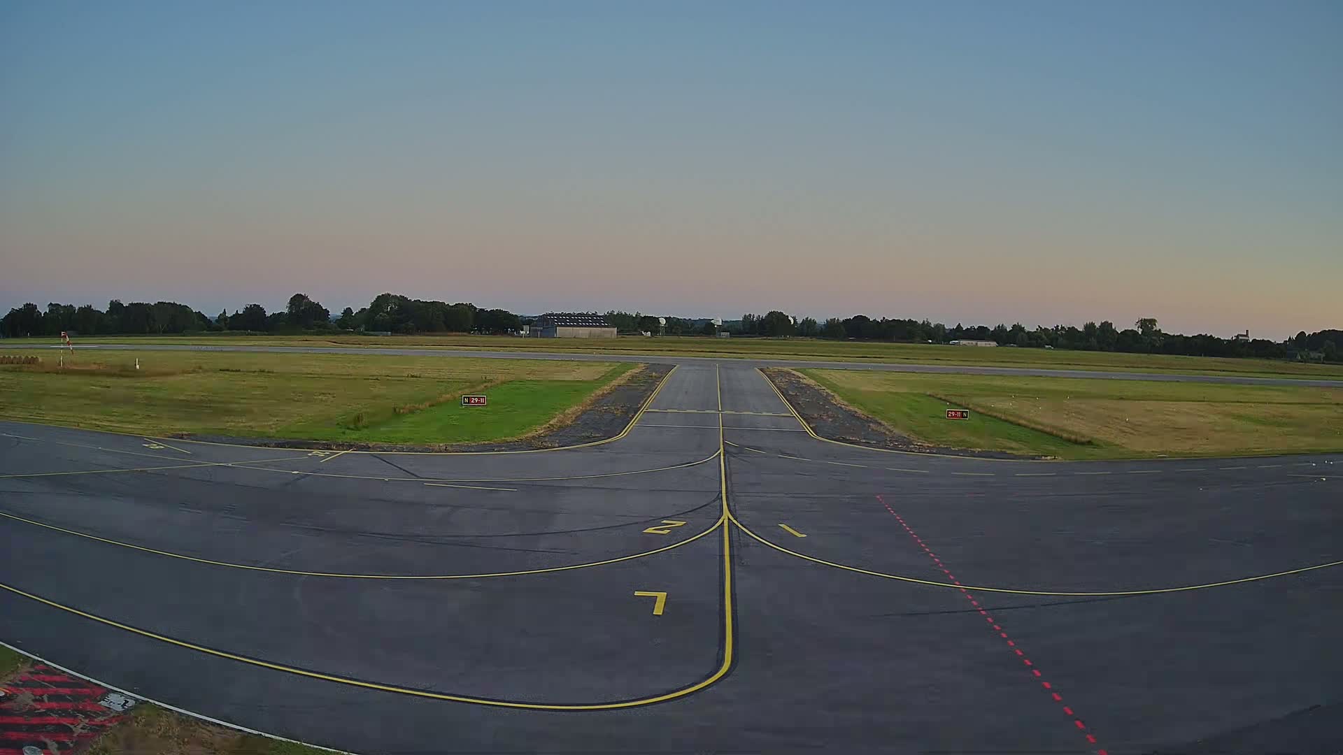 Lannion Cote de Granit  Airport Live Cam  LAI  - Lannion, Cotes-d'Armor, Bretagne, France