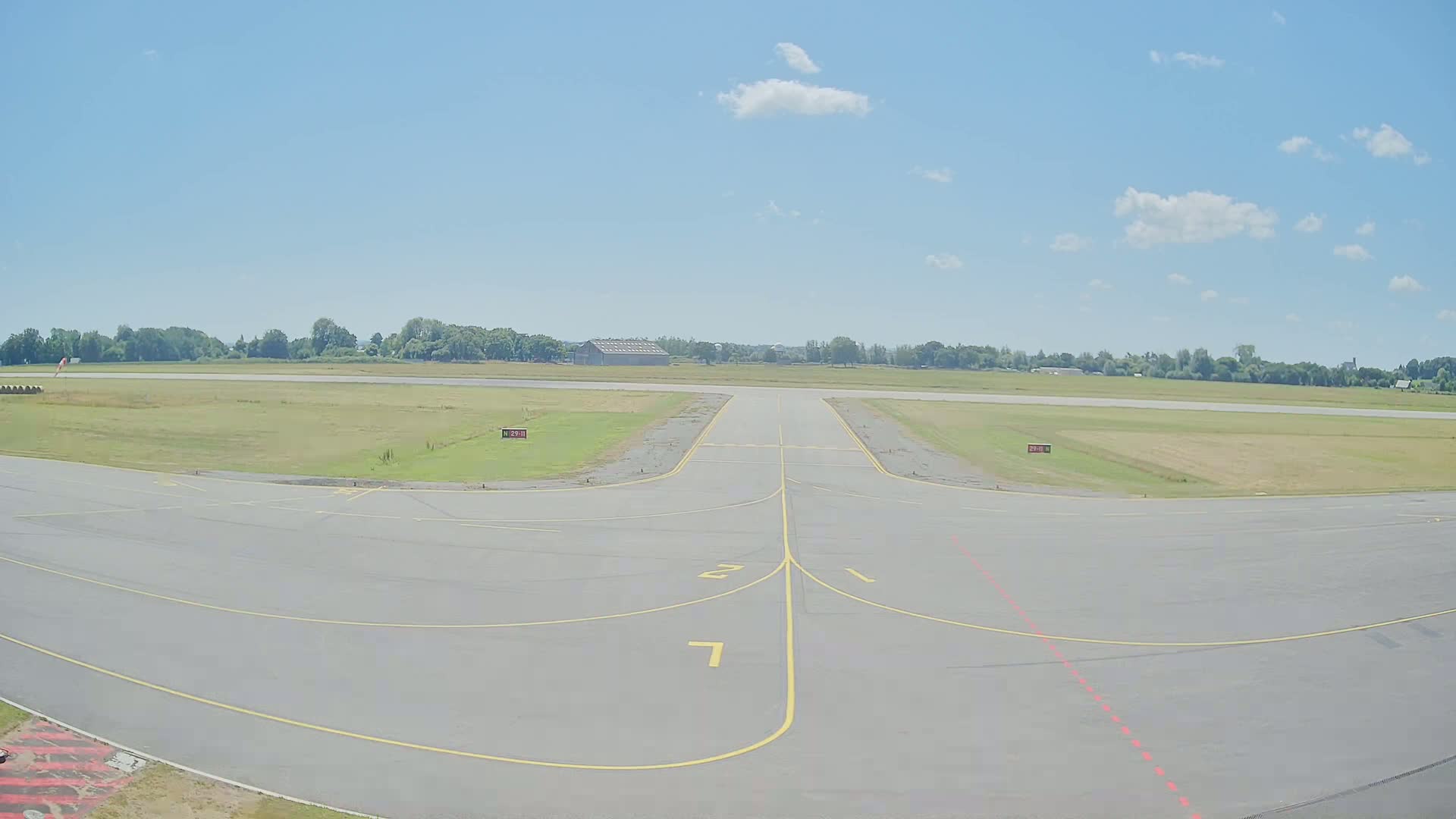 Lannion Cote de Granit  Airport Live Cam  LAI  - Lannion, Cotes-d'Armor, Bretagne, France