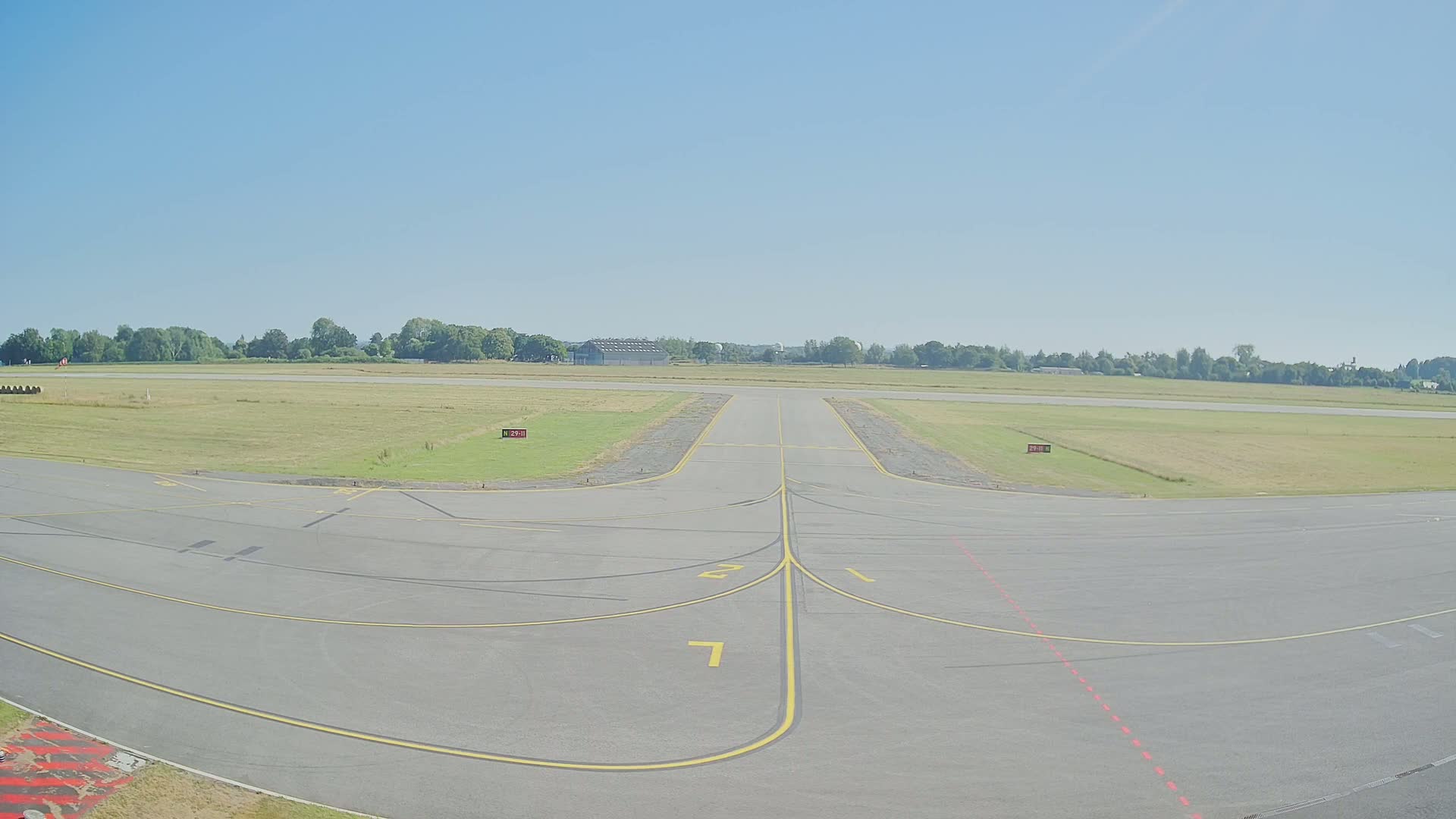 Lannion Cote de Granit  Airport Live Cam  LAI  - Lannion, Cotes-d'Armor, Bretagne, France