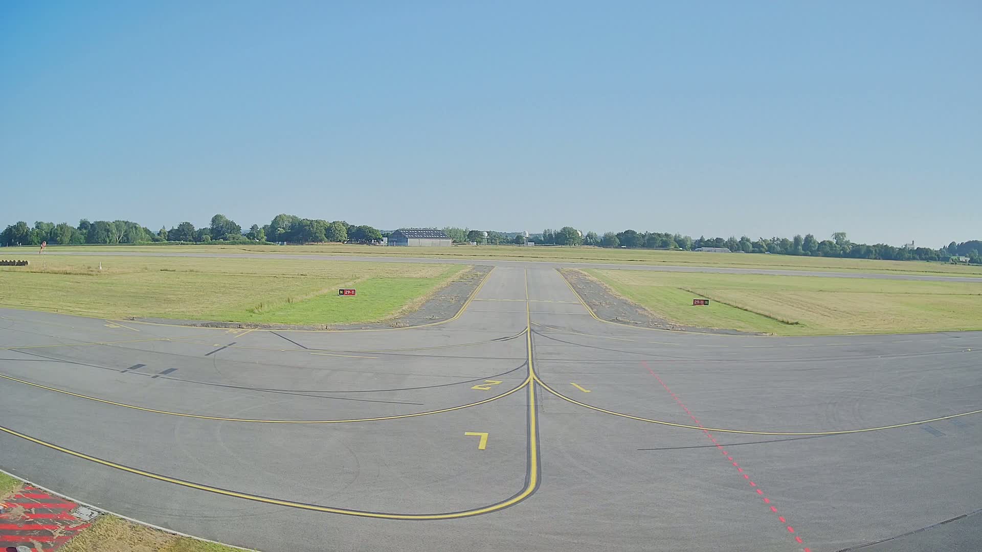 Lannion Cote de Granit  Airport Live Cam  LAI  - Lannion, Cotes-d'Armor, Bretagne, France