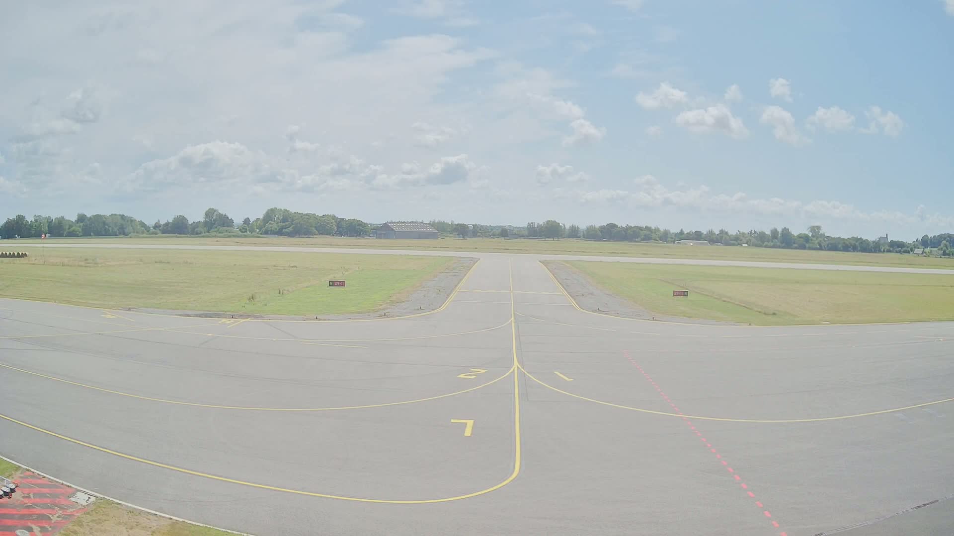 Lannion Cote de Granit  Airport Live Cam  LAI  - Lannion, Cotes-d'Armor, Bretagne, France