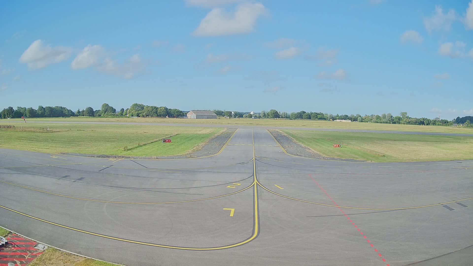 Lannion Cote de Granit  Airport Live Cam  LAI  - Lannion, Cotes-d'Armor, Bretagne, France