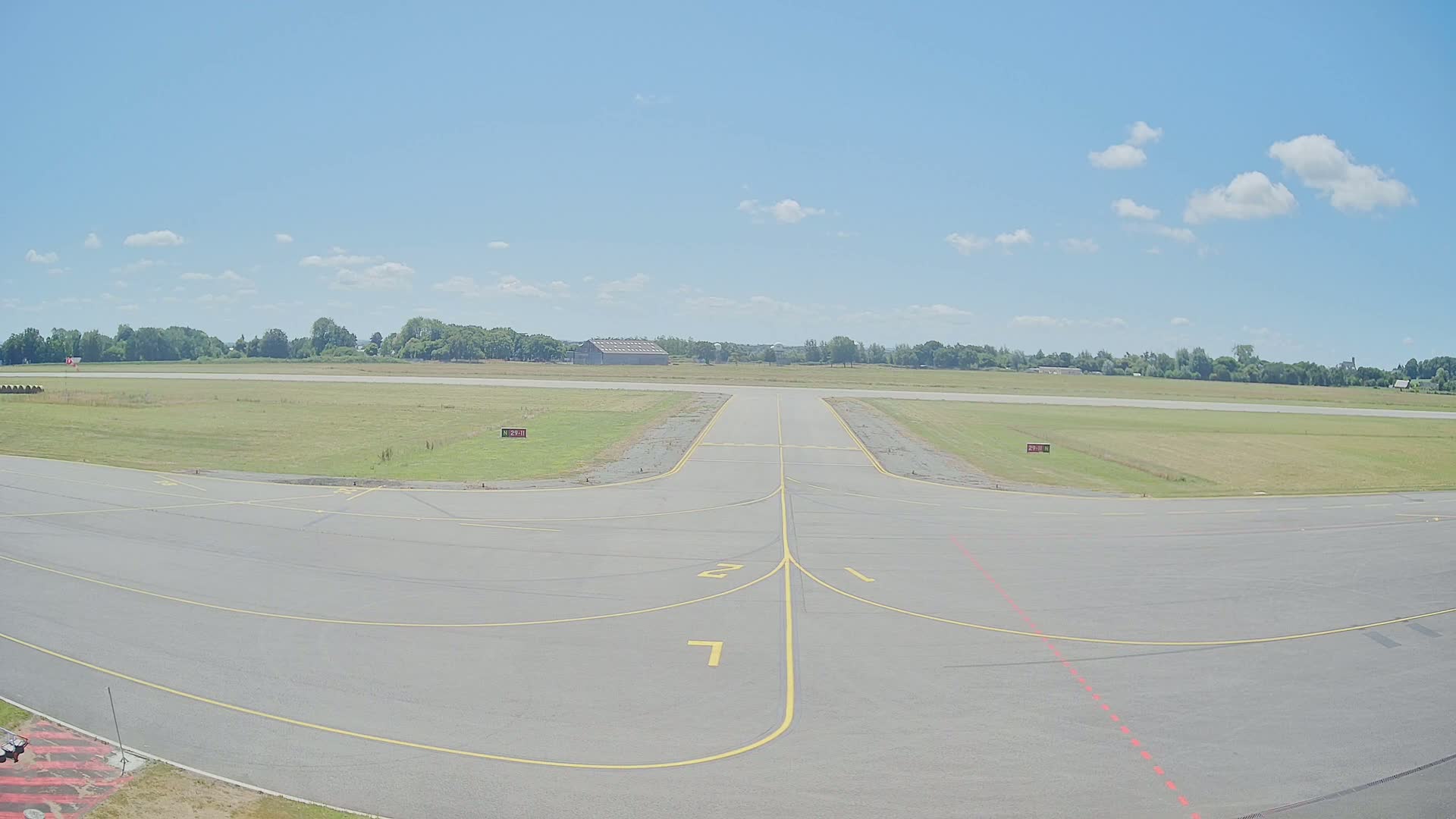 Lannion Cote de Granit  Airport Live Cam  LAI  - Lannion, Cotes-d'Armor, Bretagne, France