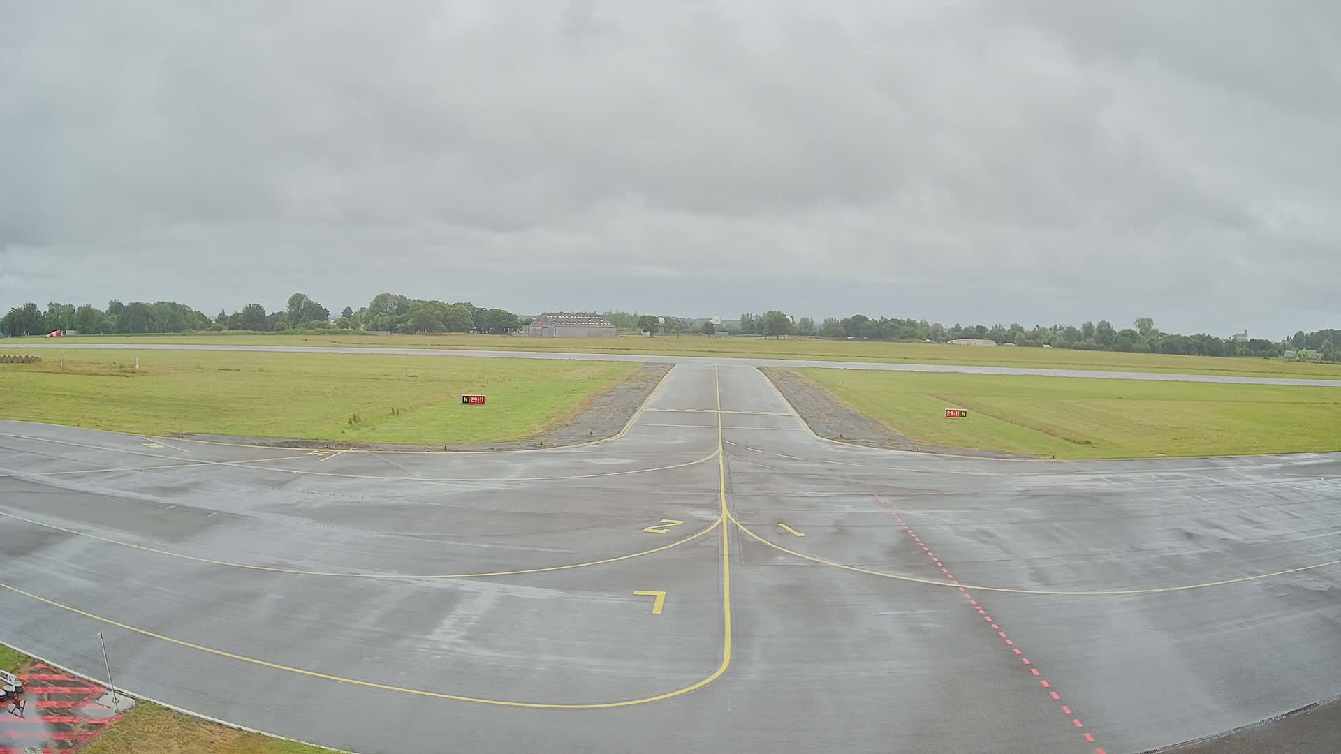 Lannion Cote de Granit  Airport Live Cam  LAI  - Lannion, Cotes-d'Armor, Bretagne, France