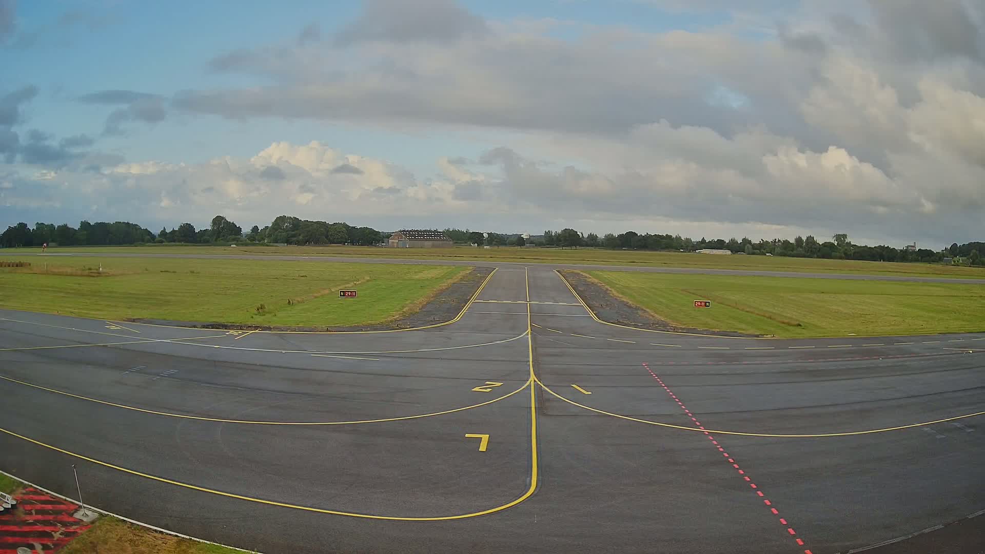 Lannion Cote de Granit  Airport Live Cam  LAI  - Lannion, Cotes-d'Armor, Bretagne, France