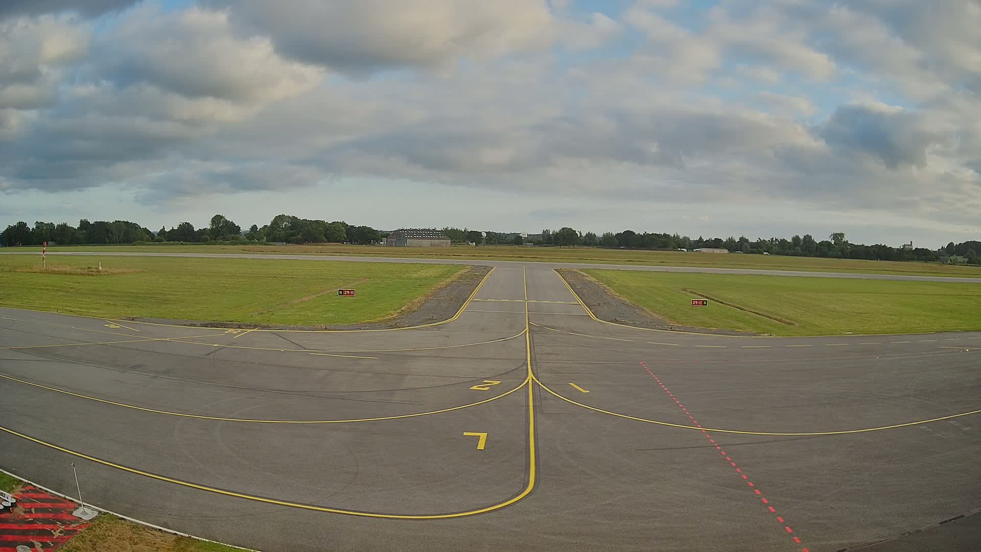 Lannion Cote de Granit  Airport Live Cam  LAI  - Lannion, Cotes-d'Armor, Bretagne, France