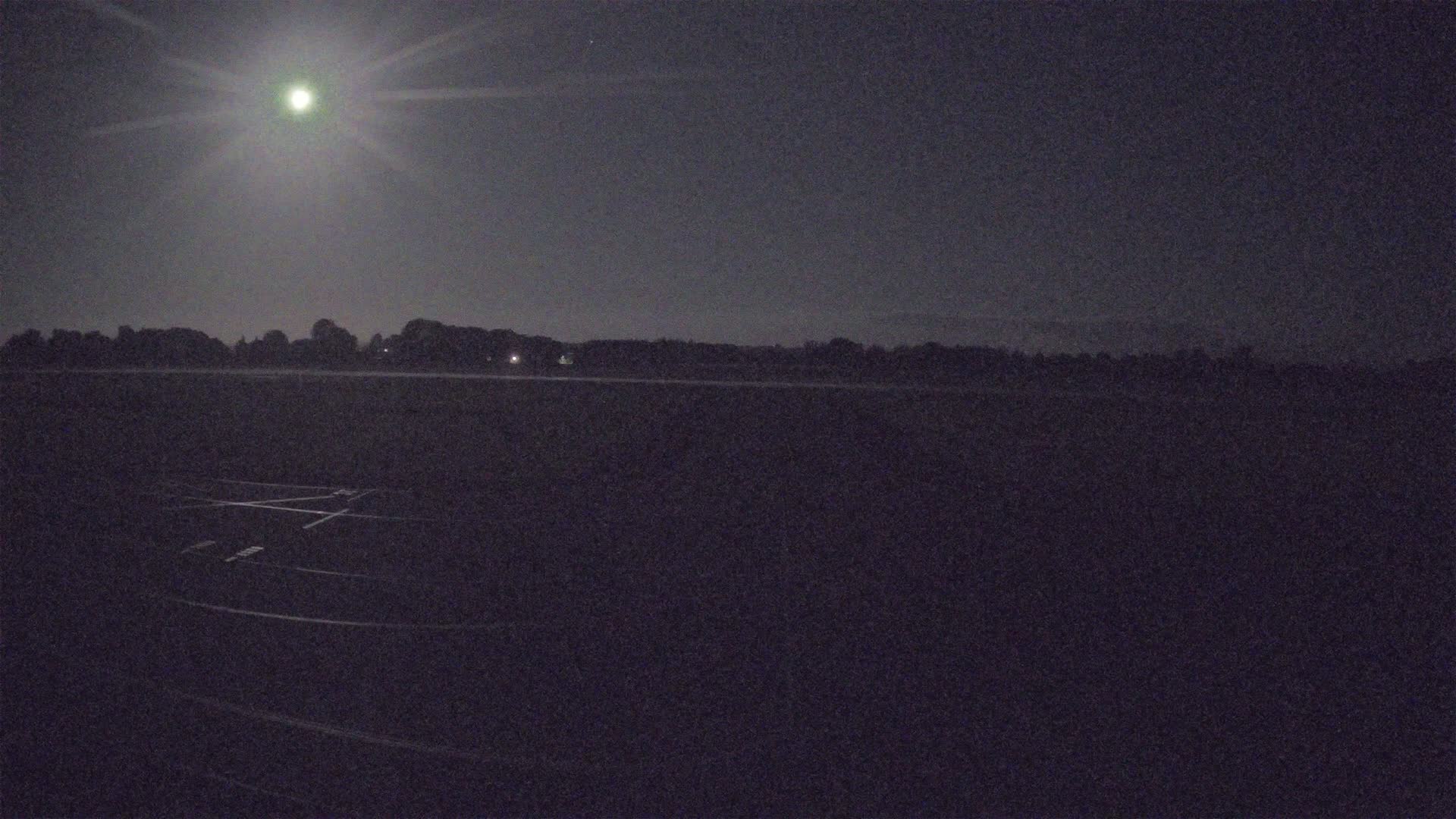 Lannion Cote de Granit  Airport Live Cam  LAI  - Lannion, Cotes-d'Armor, Bretagne, France