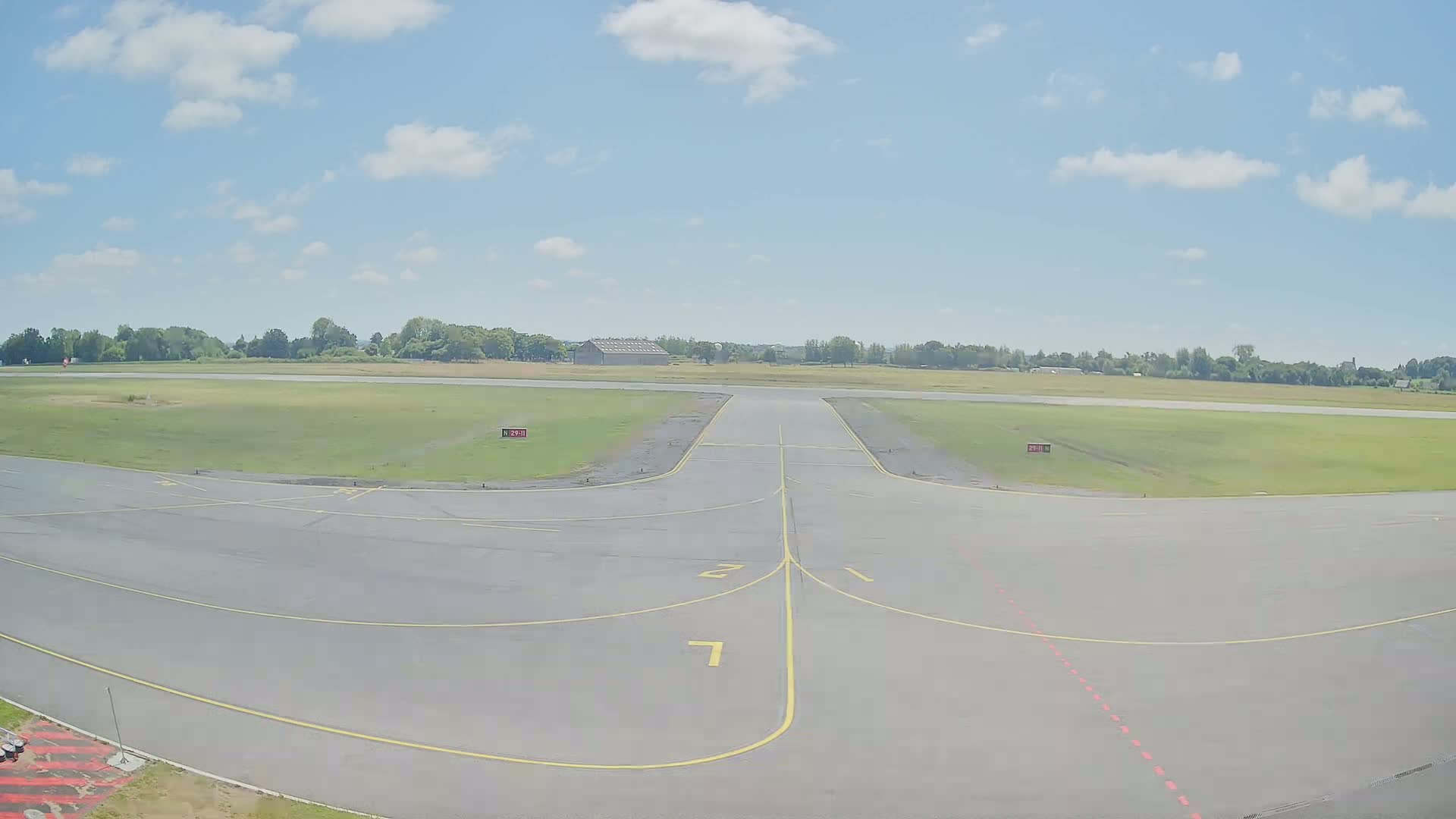 Lannion Cote de Granit  Airport Live Cam  LAI  - Lannion, Cotes-d'Armor, Bretagne, France