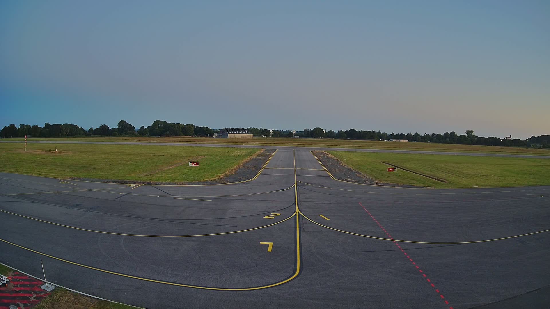 Lannion Cote de Granit  Airport Live Cam  LAI  - Lannion, Cotes-d'Armor, Bretagne, France