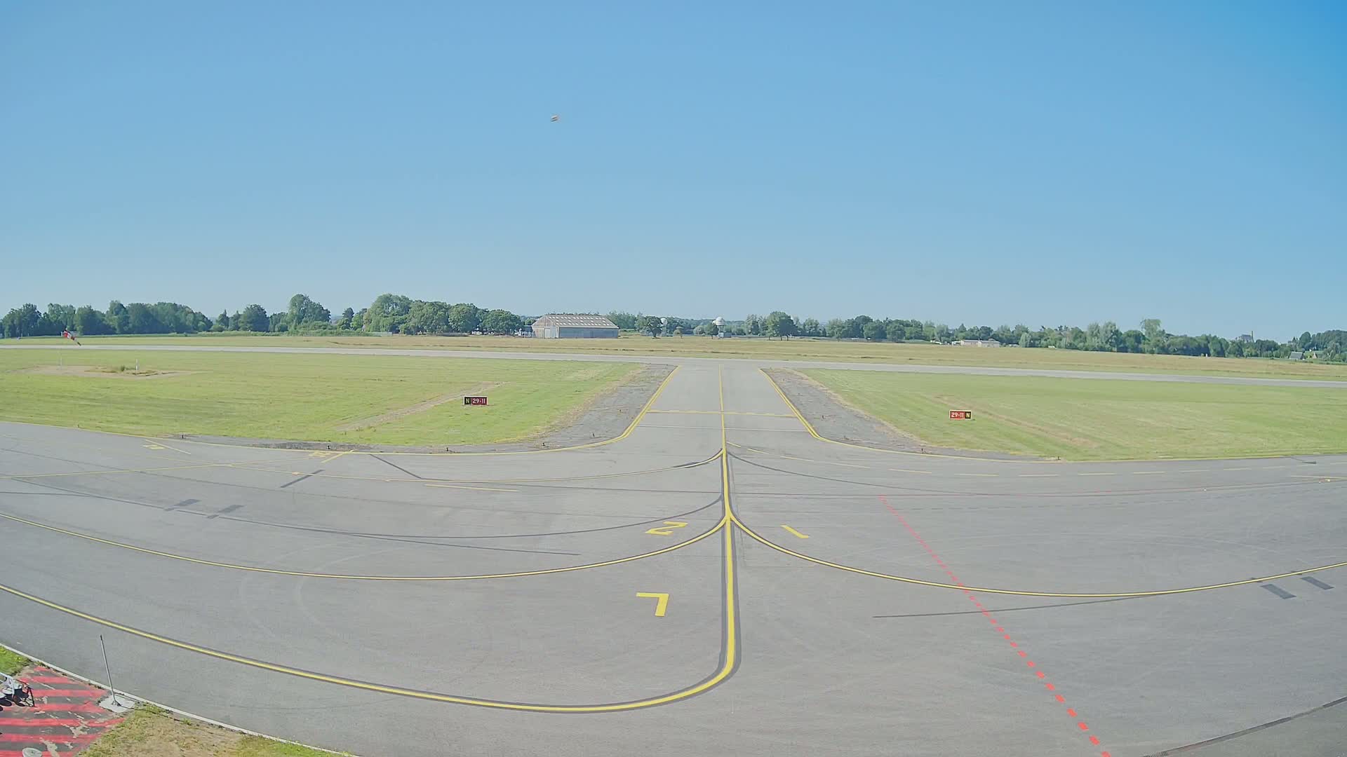 Lannion Cote de Granit  Airport Live Cam  LAI  - Lannion, Cotes-d'Armor, Bretagne, France