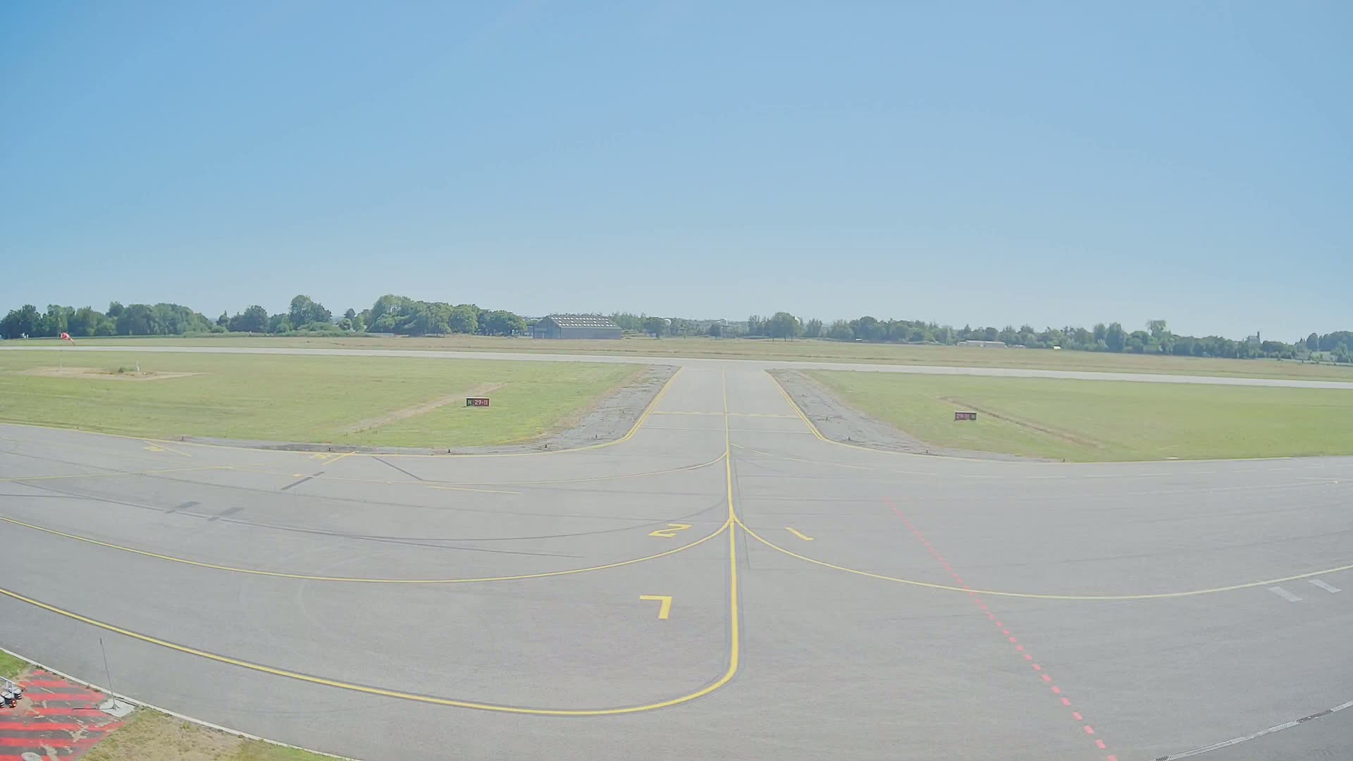 Lannion Cote de Granit  Airport Live Cam  LAI  - Lannion, Cotes-d'Armor, Bretagne, France