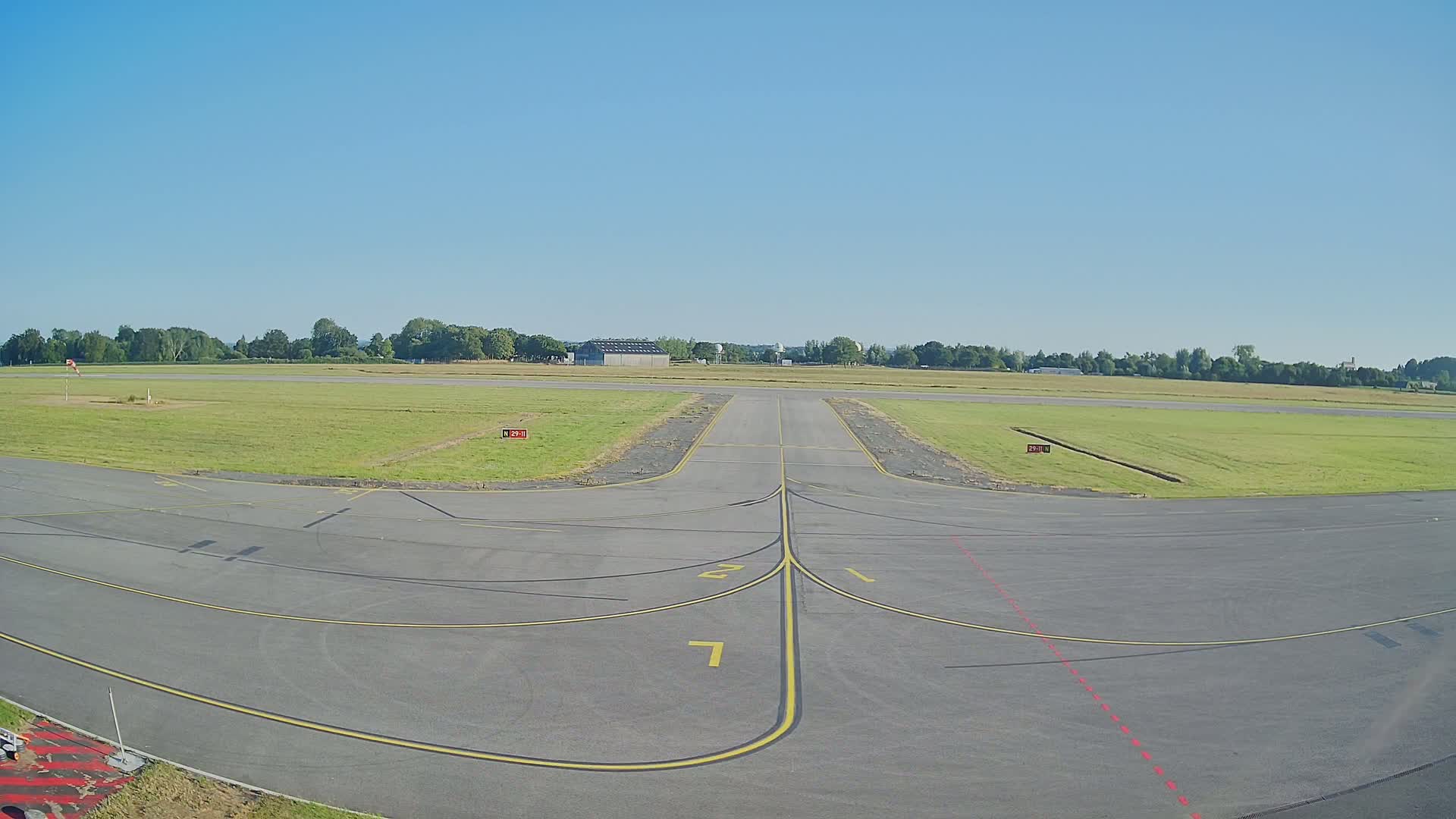 Lannion Cote de Granit  Airport Live Cam  LAI  - Lannion, Cotes-d'Armor, Bretagne, France
