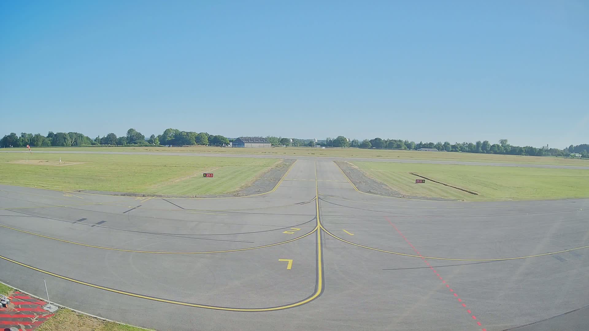 Lannion Cote de Granit  Airport Live Cam  LAI  - Lannion, Cotes-d'Armor, Bretagne, France