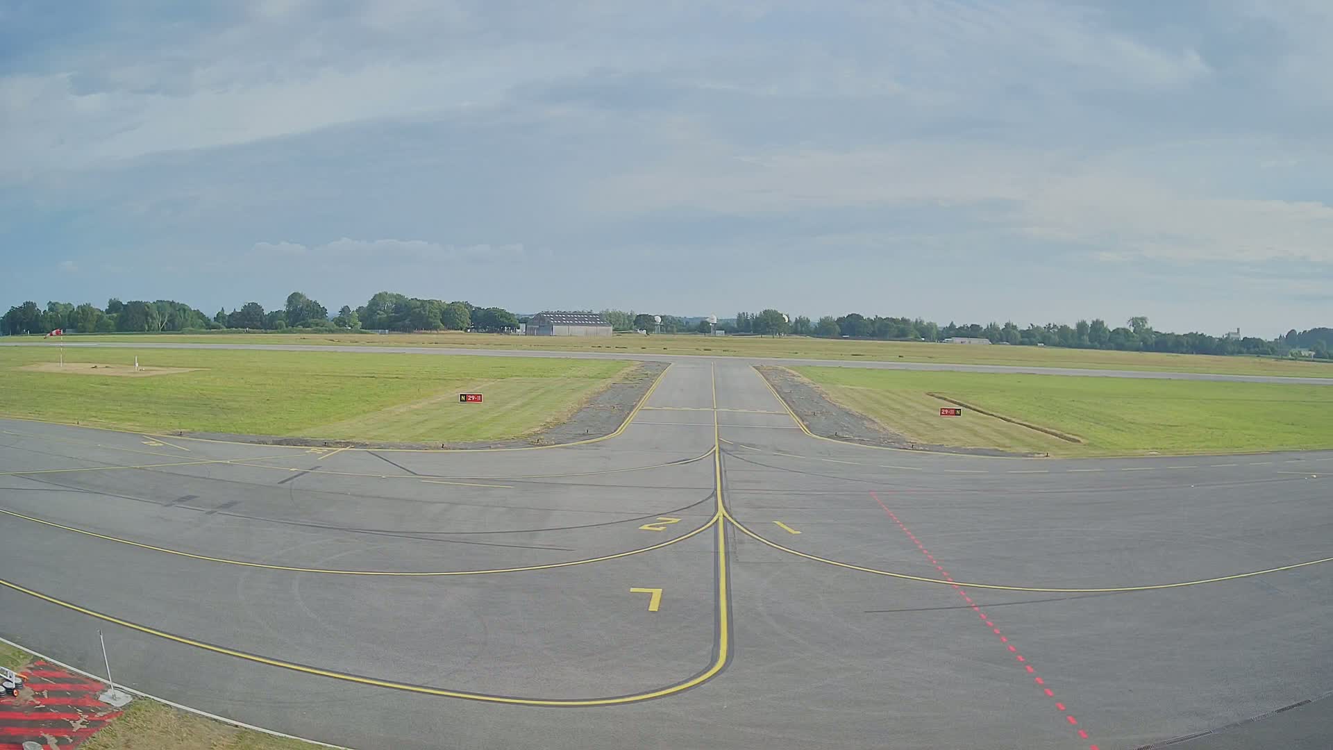 Lannion Cote de Granit  Airport Live Cam  LAI  - Lannion, Cotes-d'Armor, Bretagne, France