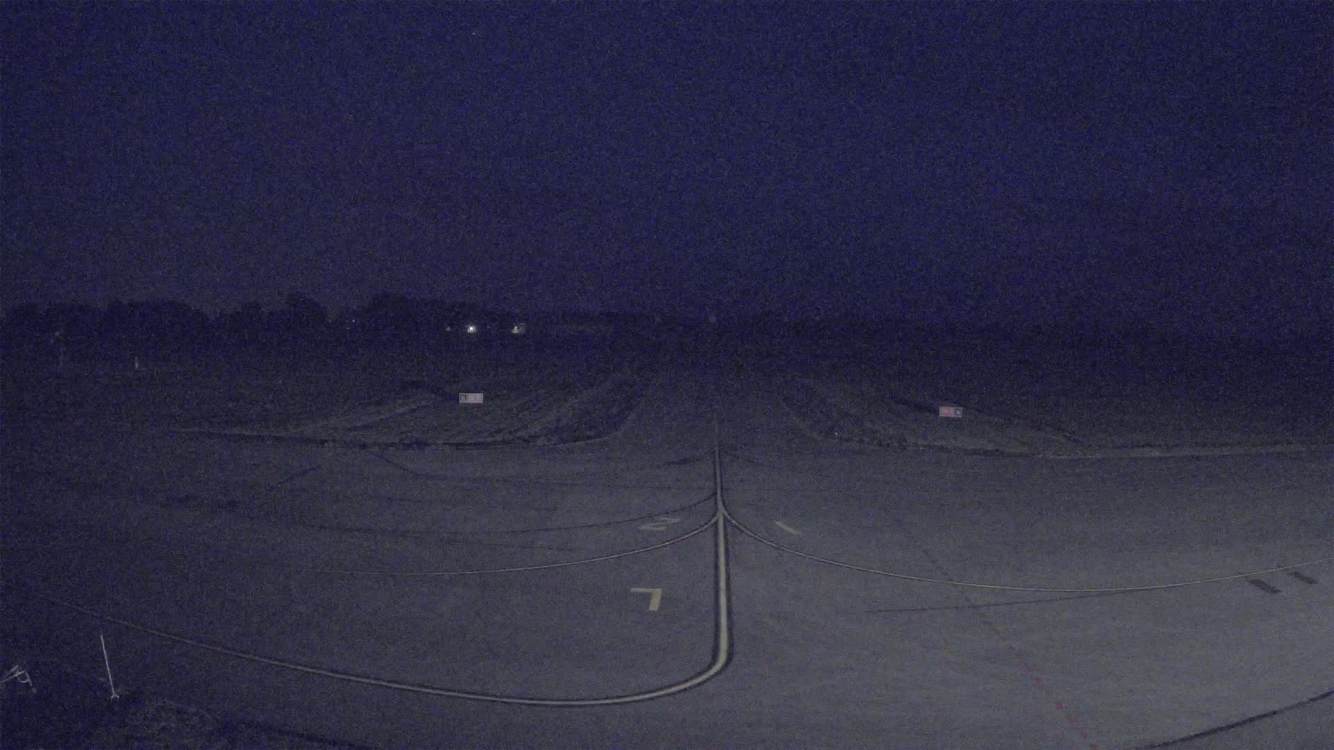 Lannion Cote de Granit  Airport Live Cam  LAI  - Lannion, Cotes-d'Armor, Bretagne, France