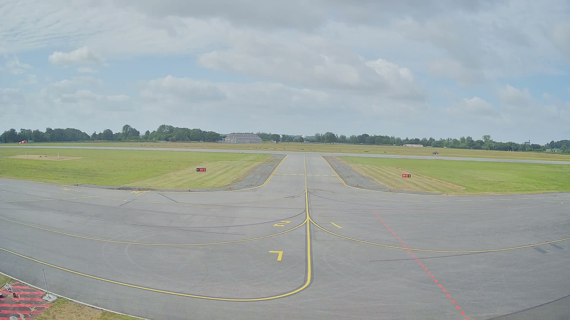 Lannion Cote de Granit  Airport Live Cam  LAI  - Lannion, Cotes-d'Armor, Bretagne, France