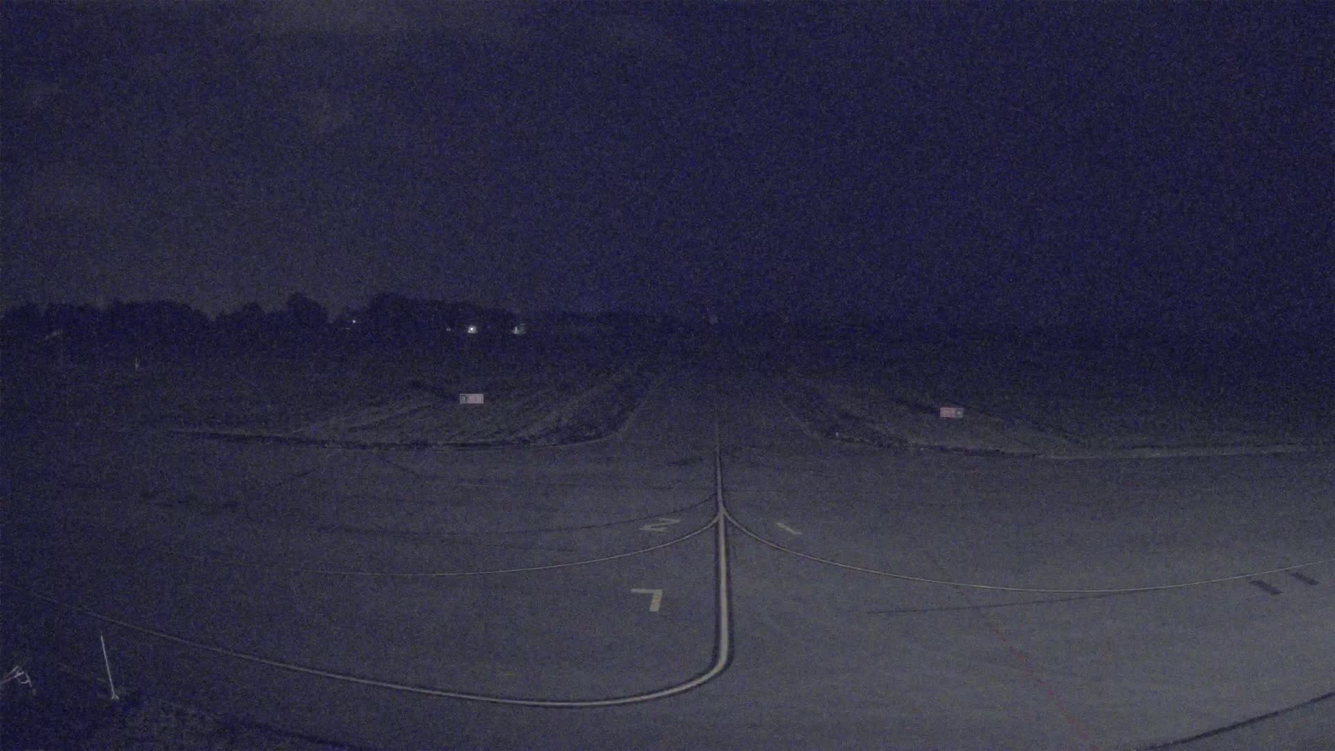 Lannion Cote de Granit  Airport Live Cam  LAI  - Lannion, Cotes-d'Armor, Bretagne, France