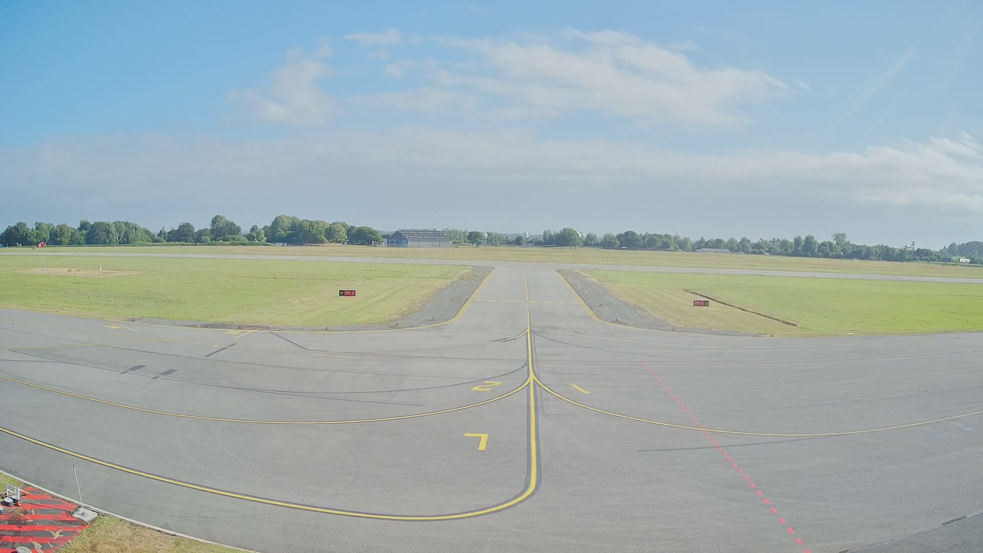 Lannion Cote de Granit  Airport Live Cam  LAI  - Lannion, Cotes-d'Armor, Bretagne, France