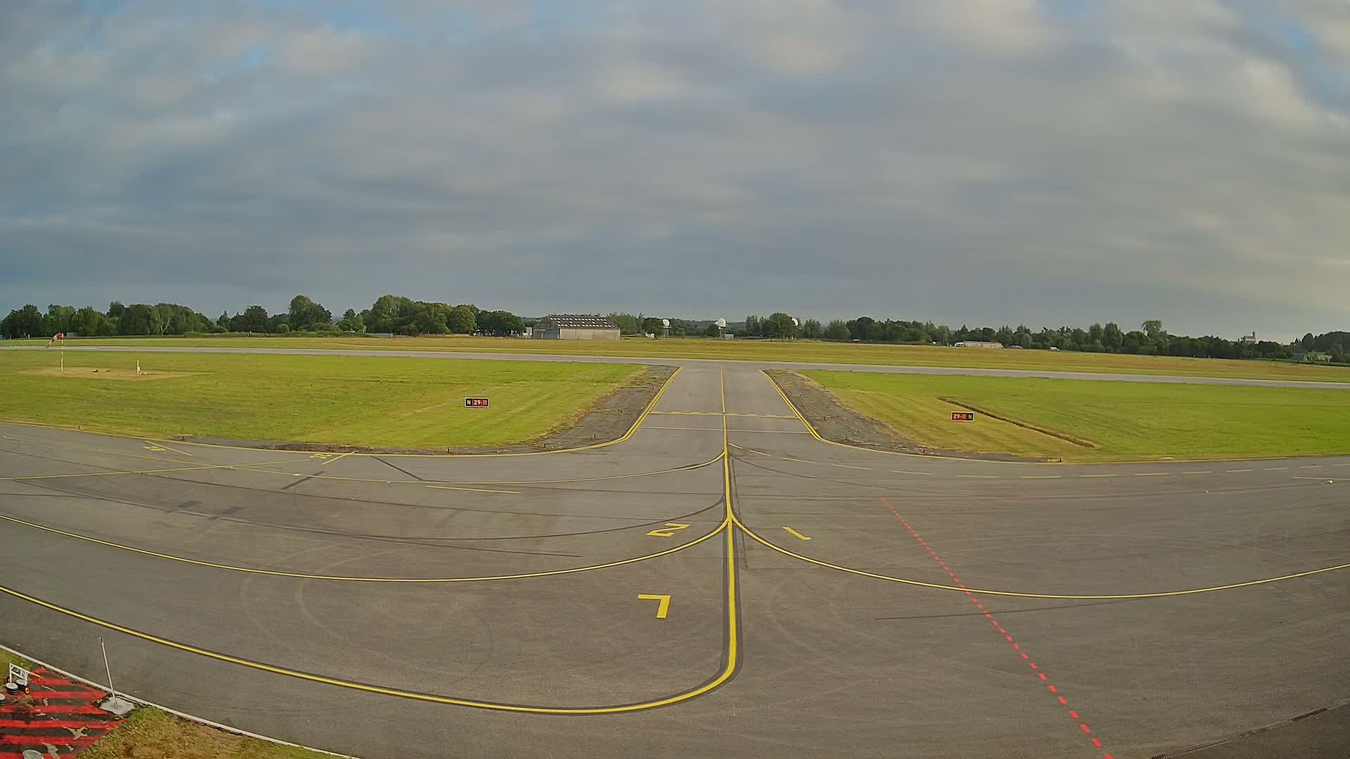 Lannion Cote de Granit  Airport Live Cam  LAI  - Lannion, Cotes-d'Armor, Bretagne, France