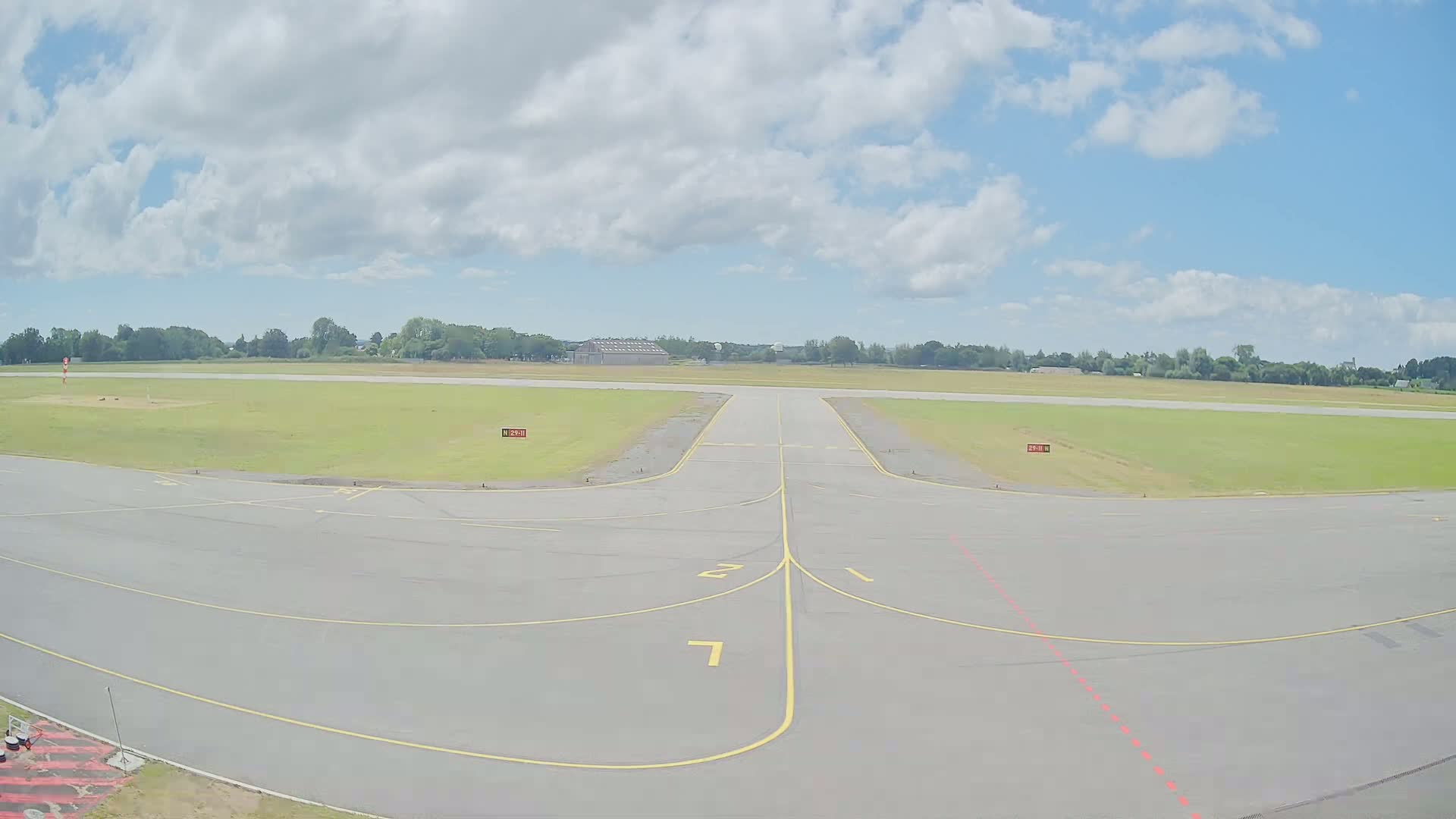 Lannion Cote de Granit  Airport Live Cam  LAI  - Lannion, Cotes-d'Armor, Bretagne, France