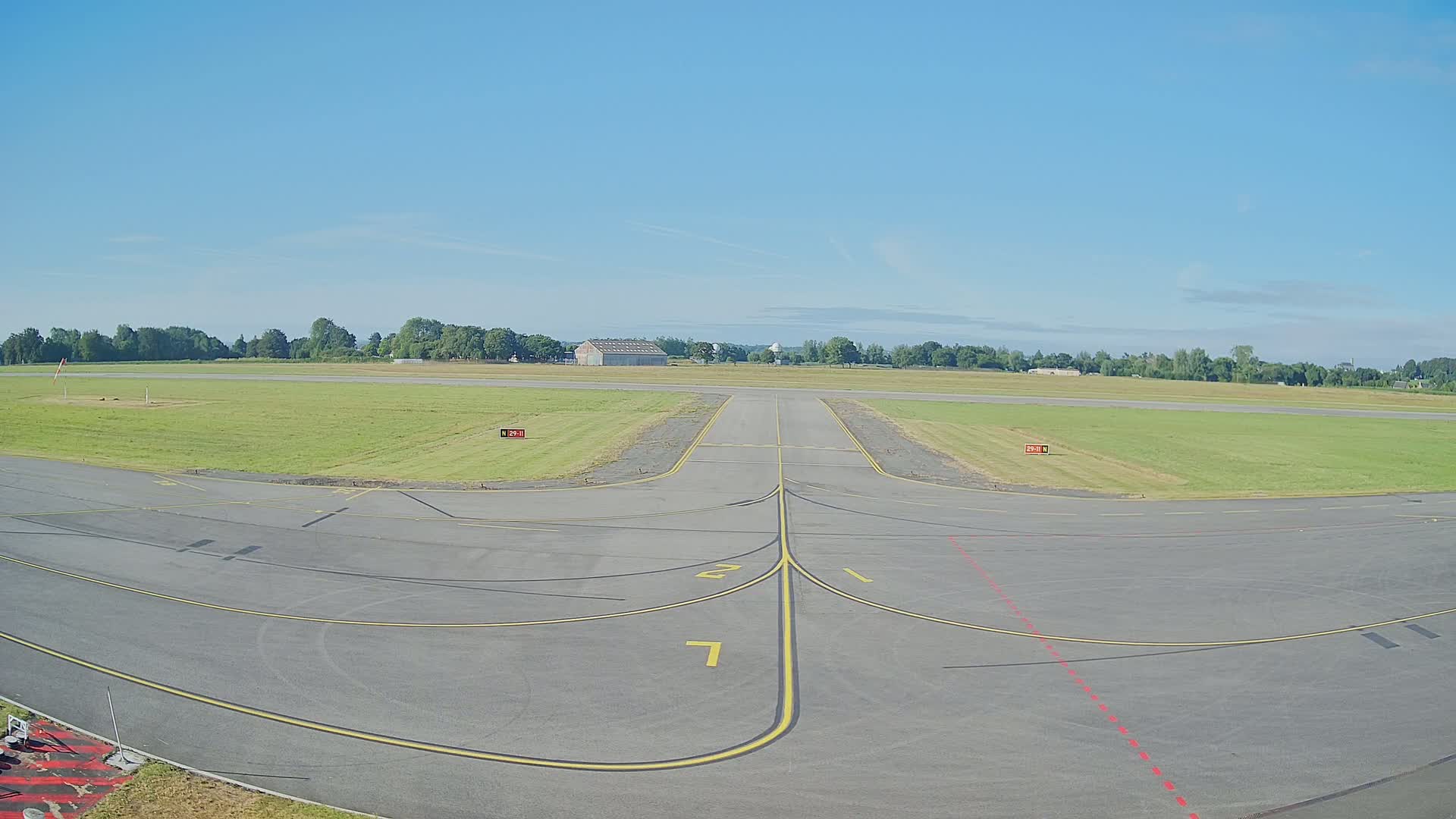 Lannion Cote de Granit  Airport Live Cam  LAI  - Lannion, Cotes-d'Armor, Bretagne, France