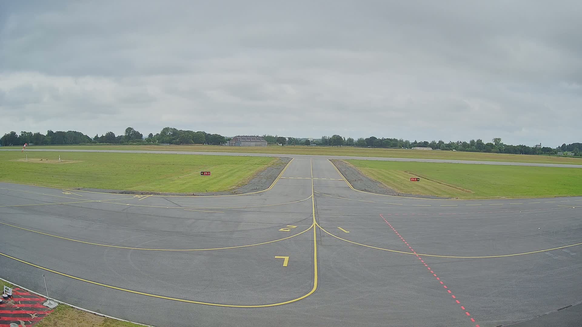 Lannion Cote de Granit  Airport Live Cam  LAI  - Lannion, Cotes-d'Armor, Bretagne, France