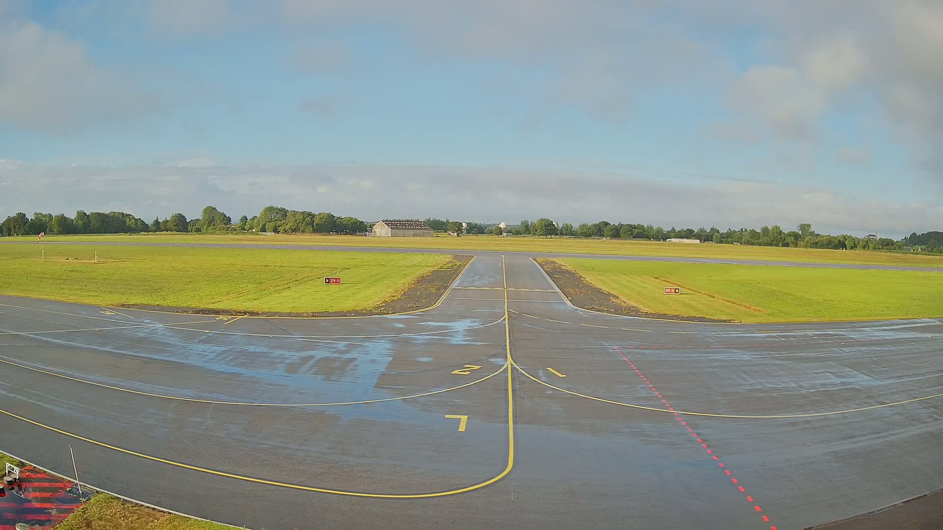 Lannion Cote de Granit  Airport Live Cam  LAI  - Lannion, Cotes-d'Armor, Bretagne, France