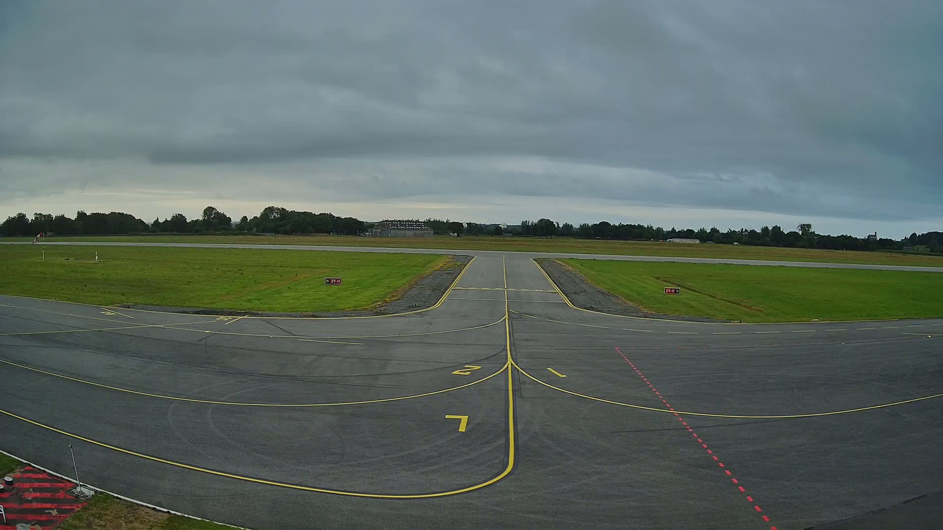 Lannion Cote de Granit  Airport Live Cam  LAI  - Lannion, Cotes-d'Armor, Bretagne, France