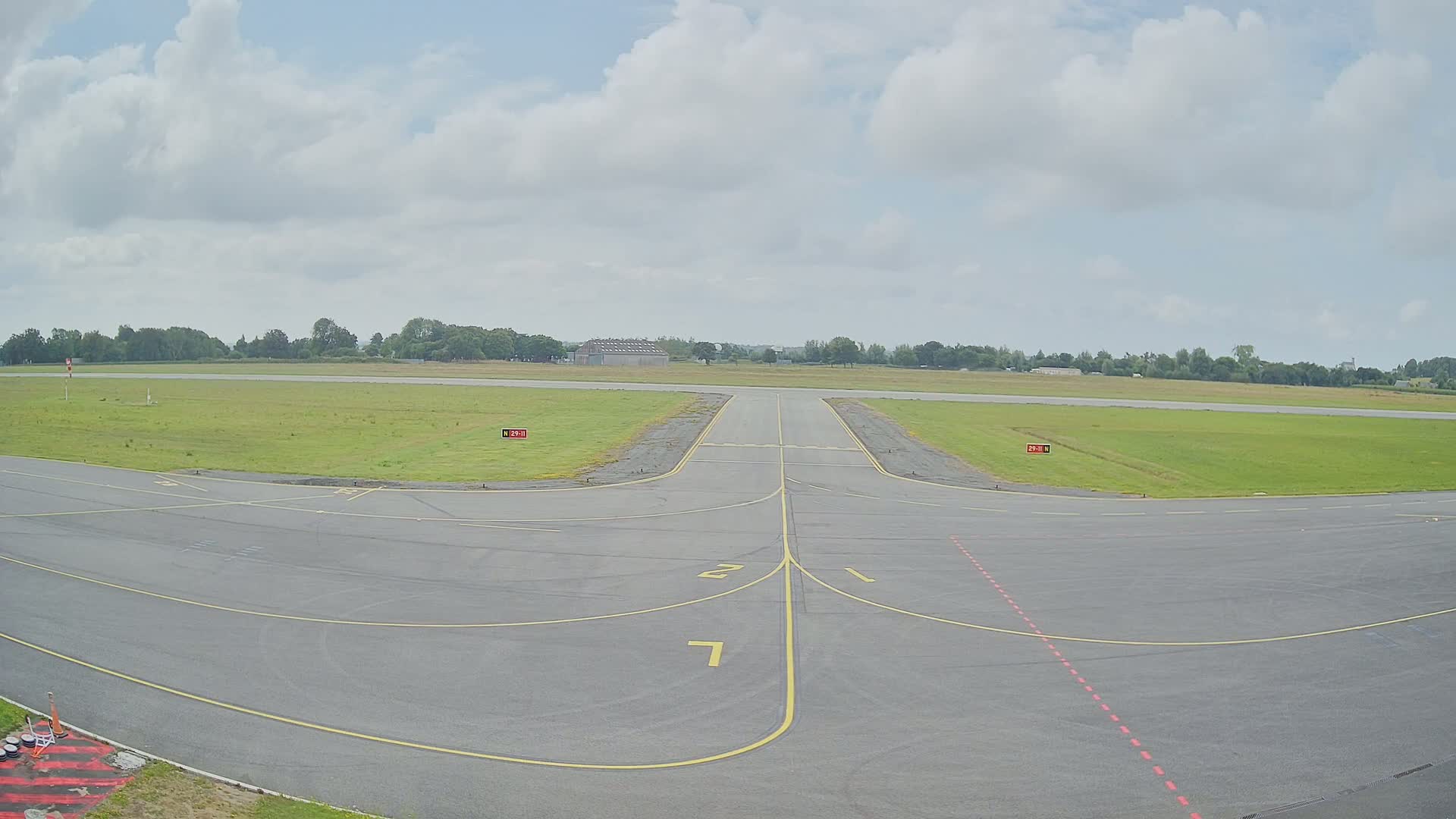 Lannion Cote de Granit  Airport Live Cam  LAI  - Lannion, Cotes-d'Armor, Bretagne, France