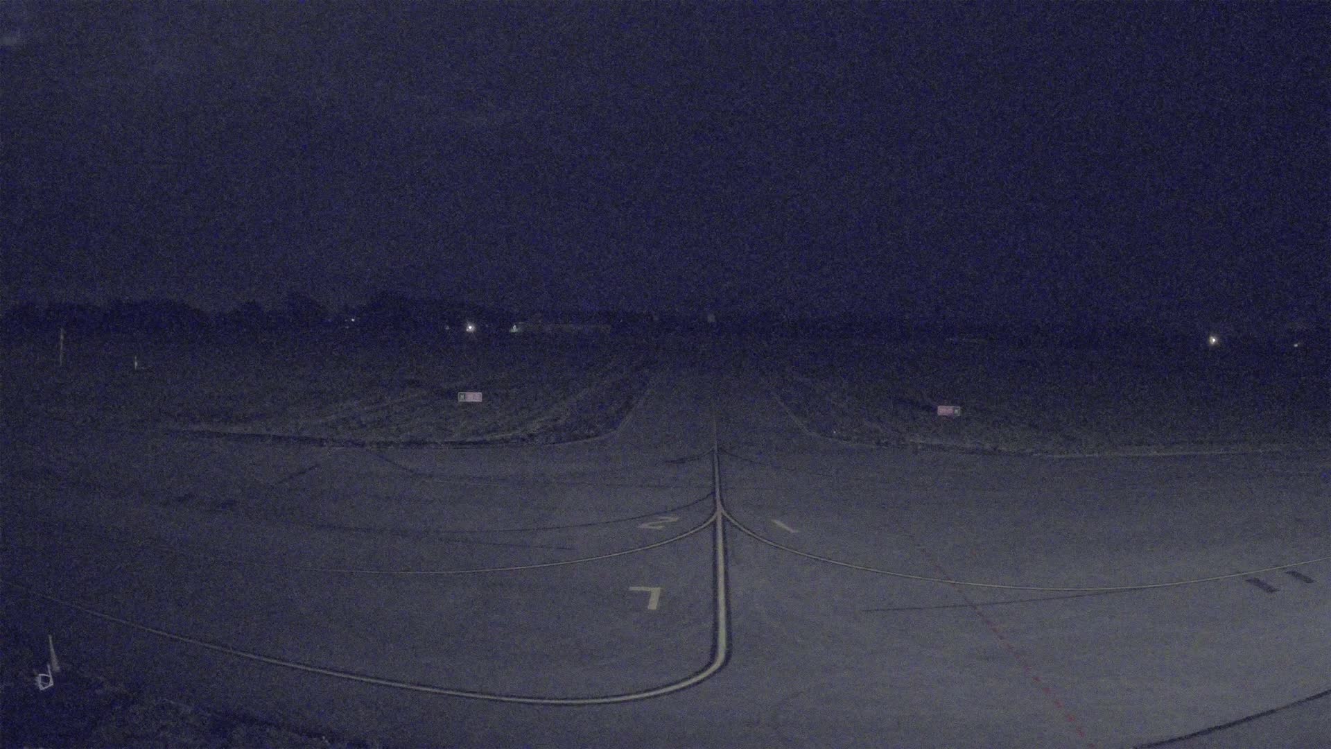 Lannion Cote de Granit  Airport Live Cam  LAI  - Lannion, Cotes-d'Armor, Bretagne, France