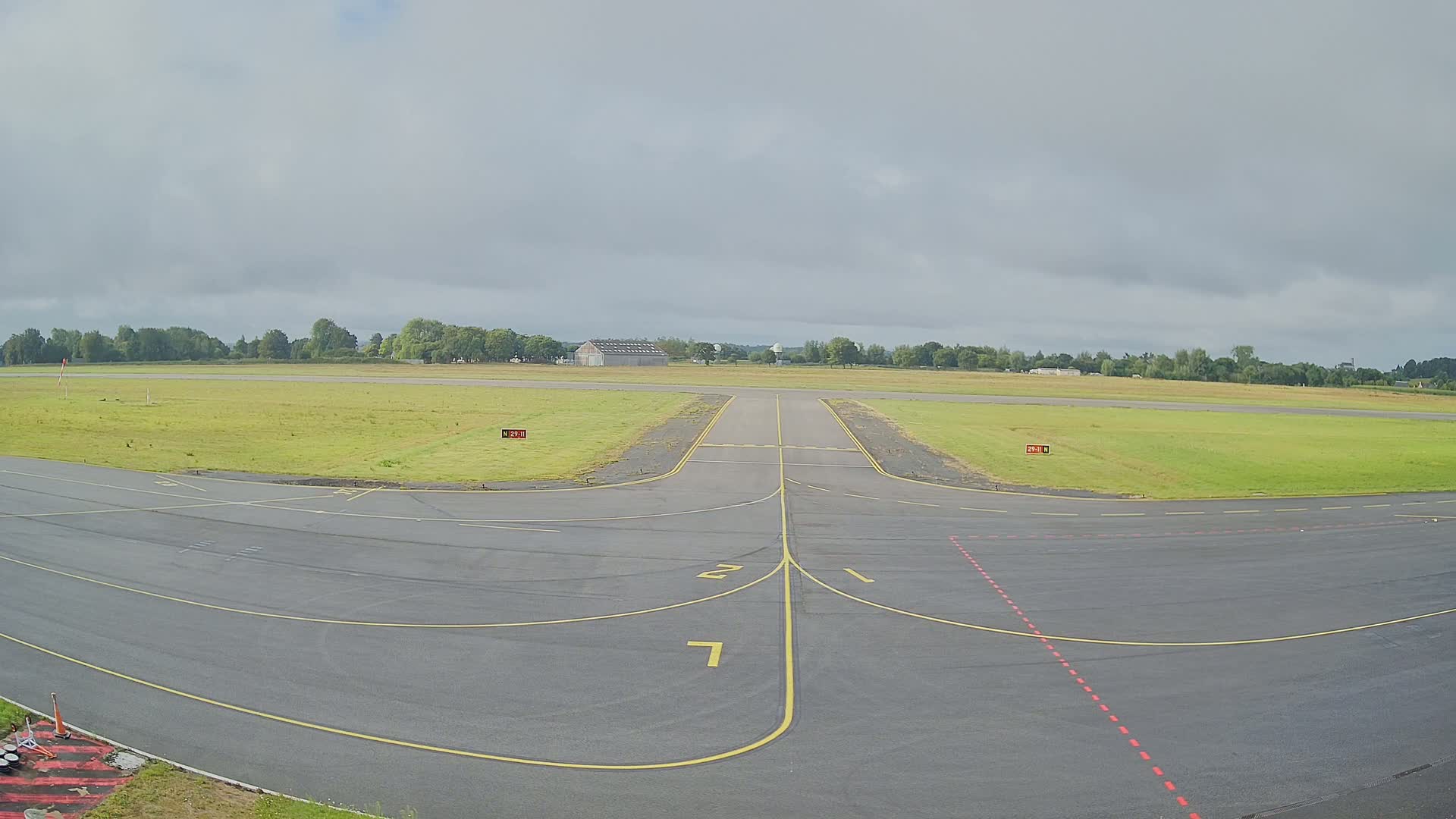 Lannion Cote de Granit  Airport Live Cam  LAI  - Lannion, Cotes-d'Armor, Bretagne, France