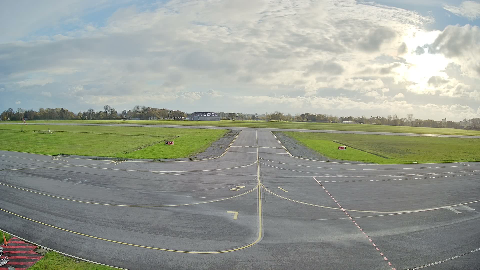 Lannion Cote de Granit  Airport Live Cam  LAI  - Lannion, Cotes-d'Armor, Bretagne, France