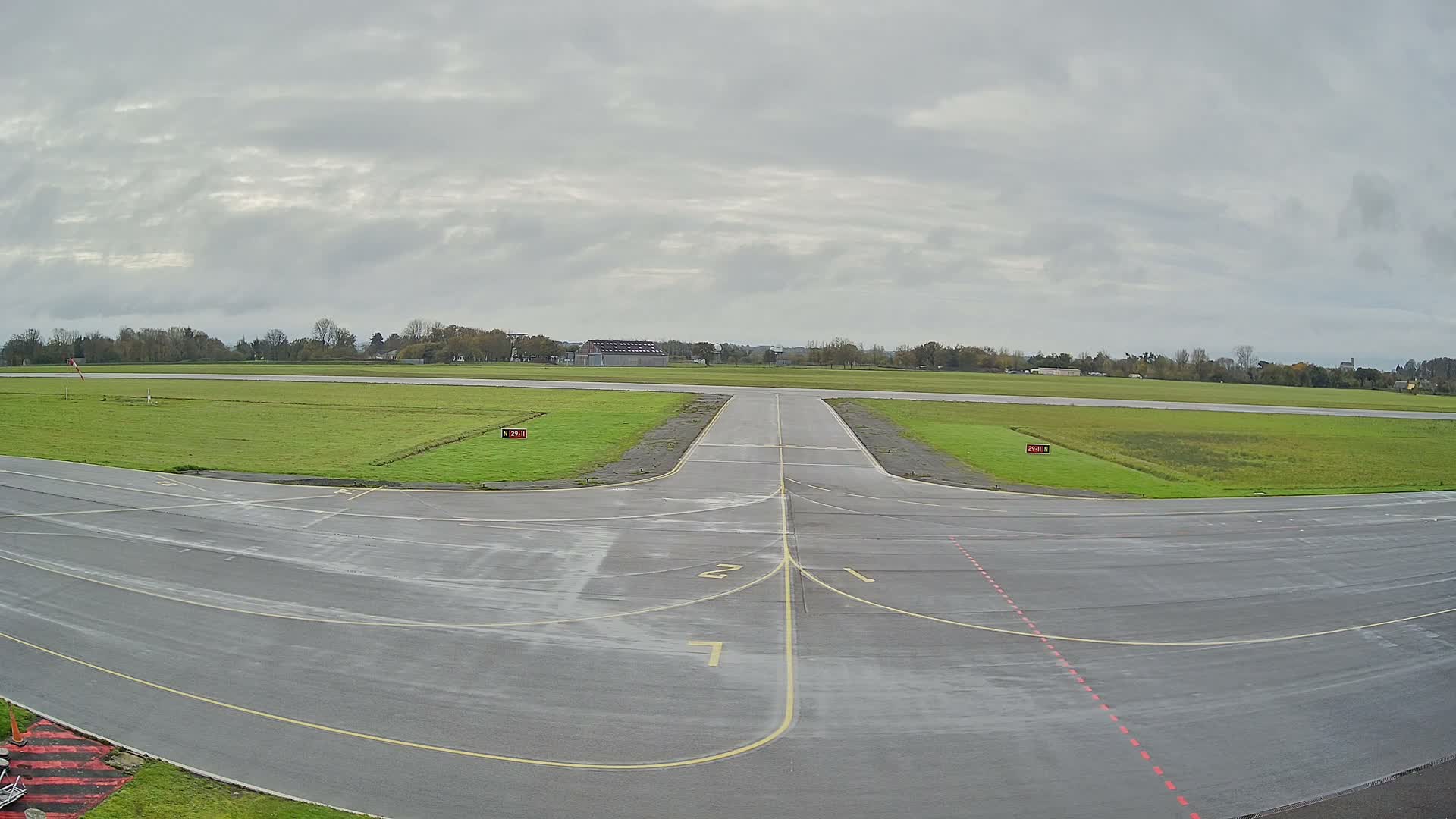 Lannion Cote de Granit  Airport Live Cam  LAI  - Lannion, Cotes-d'Armor, Bretagne, France