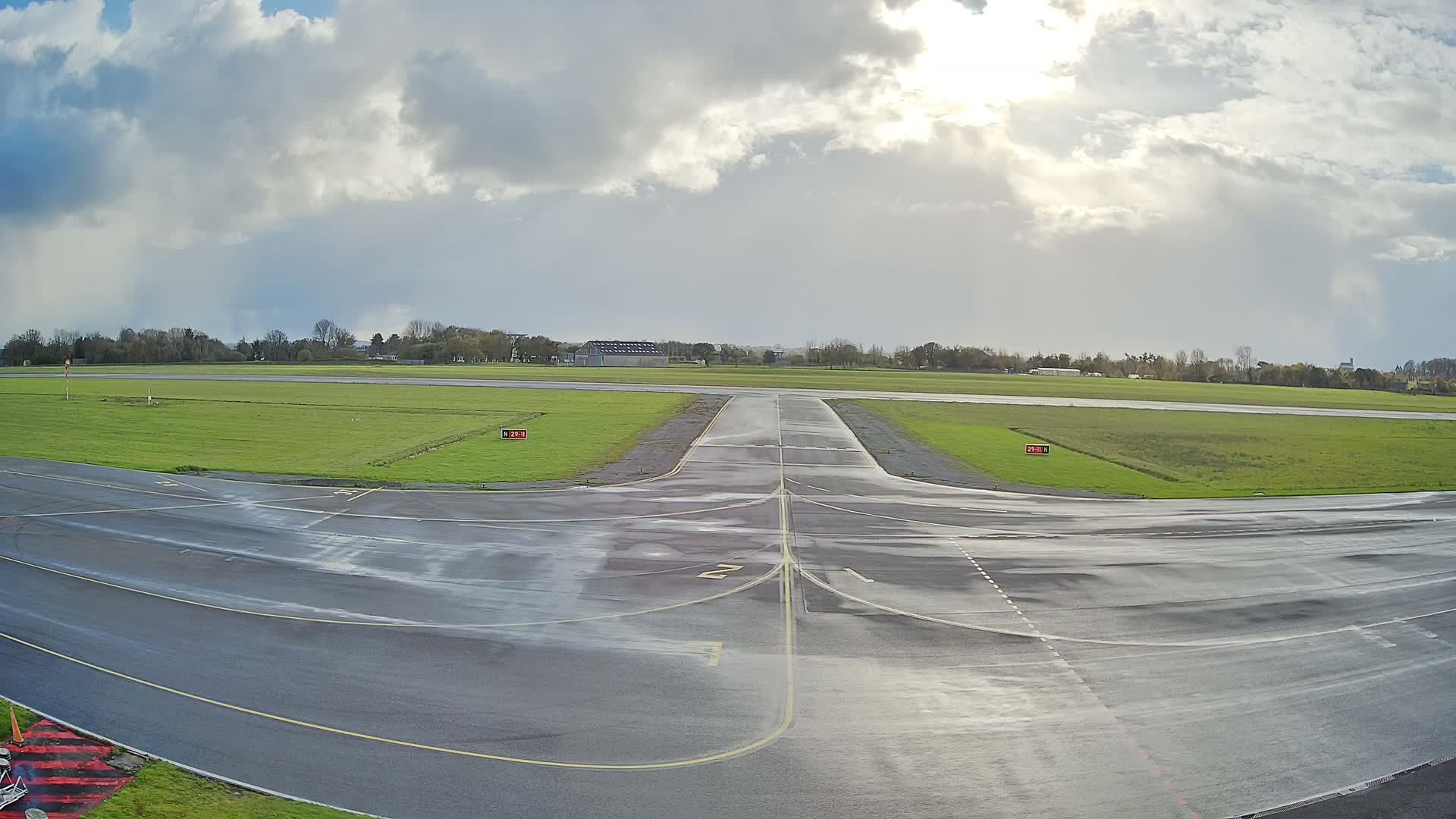 Lannion Cote de Granit  Airport Live Cam  LAI  - Lannion, Cotes-d'Armor, Bretagne, France