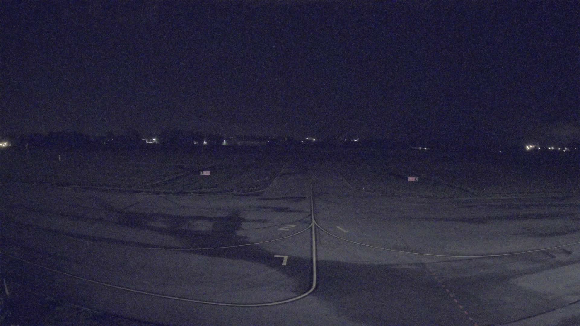 Lannion Cote de Granit  Airport Live Cam  LAI  - Lannion, Cotes-d'Armor, Bretagne, France