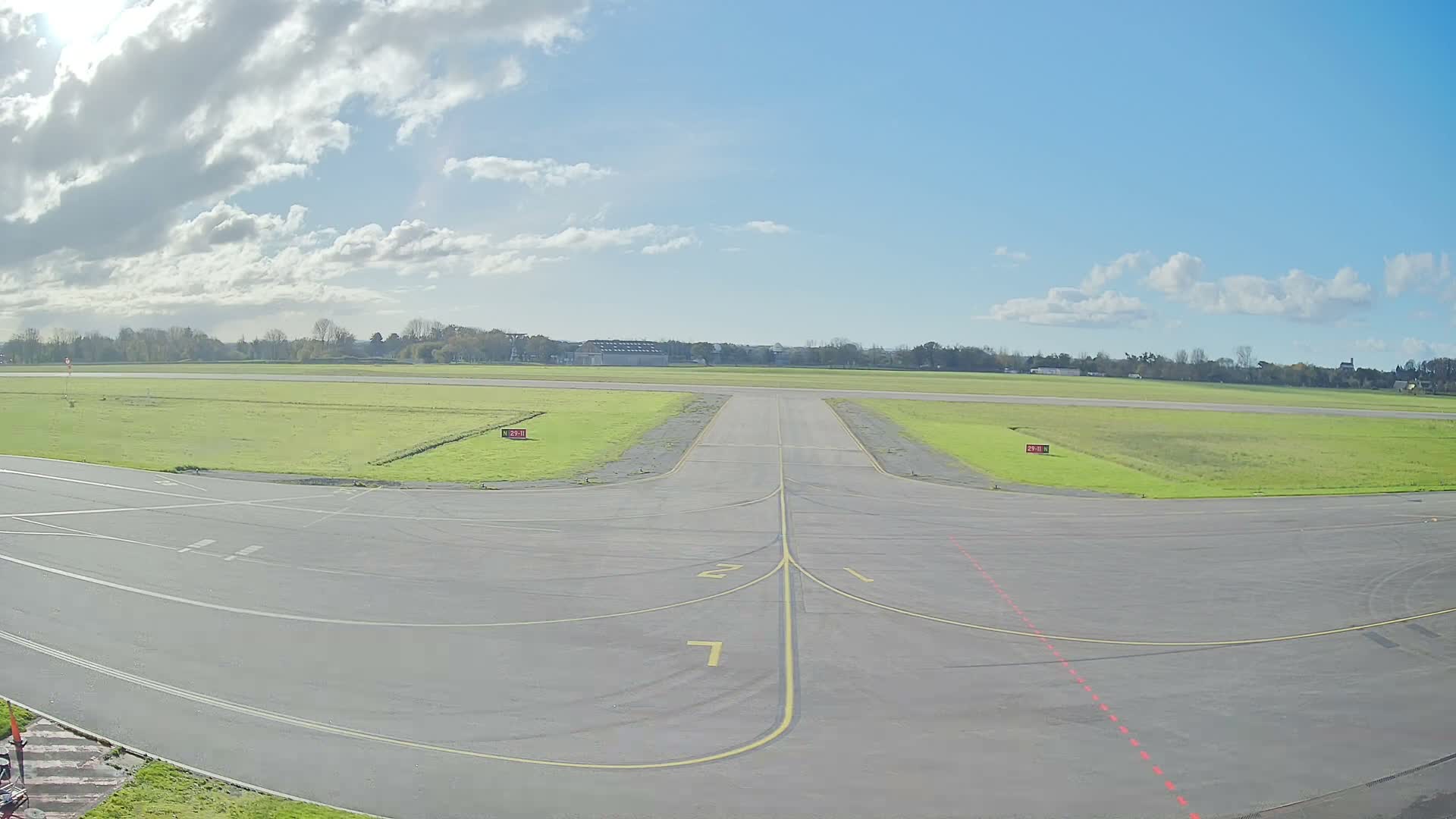 Lannion Cote de Granit  Airport Live Cam  LAI  - Lannion, Cotes-d'Armor, Bretagne, France