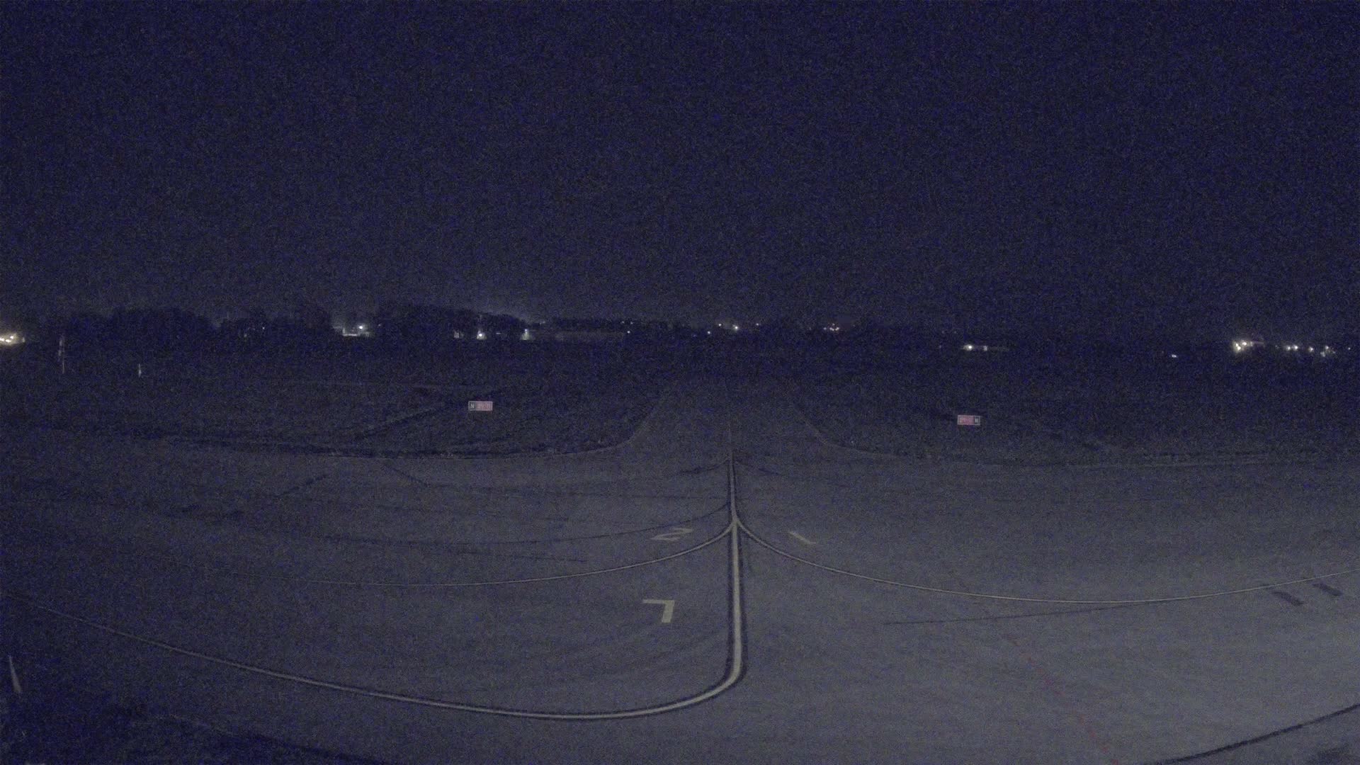 Lannion Cote de Granit  Airport Live Cam  LAI  - Lannion, Cotes-d'Armor, Bretagne, France