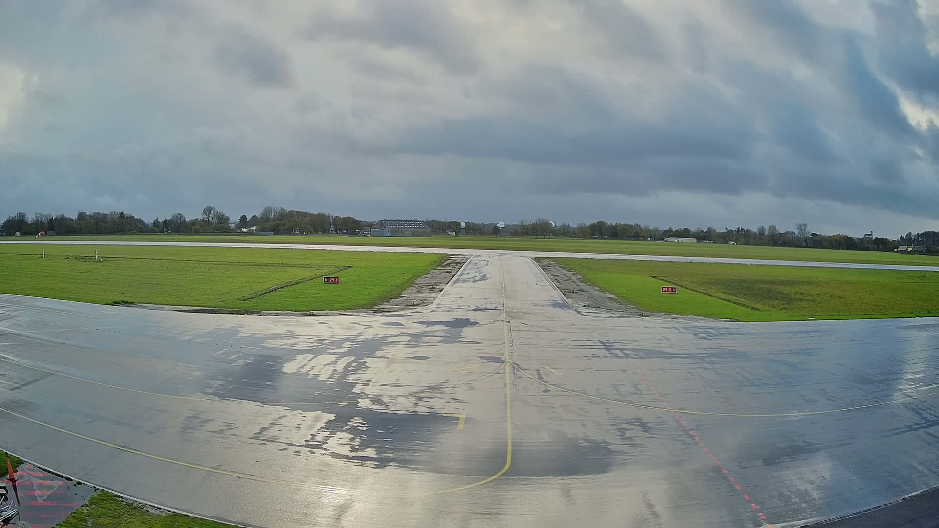 Lannion Cote de Granit  Airport Live Cam  LAI  - Lannion, Cotes-d'Armor, Bretagne, France