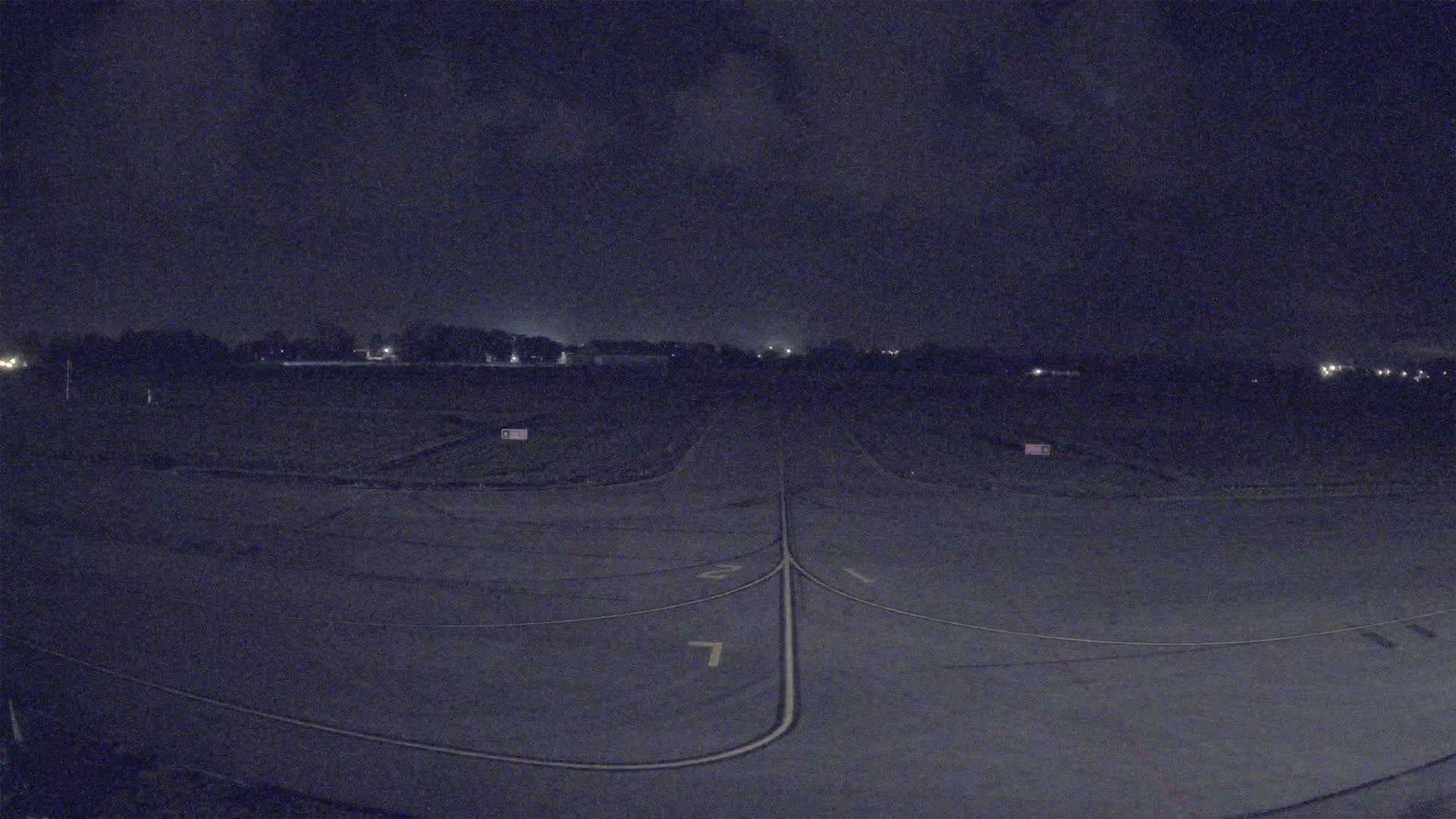 Lannion Cote de Granit  Airport Live Cam  LAI  - Lannion, Cotes-d'Armor, Bretagne, France