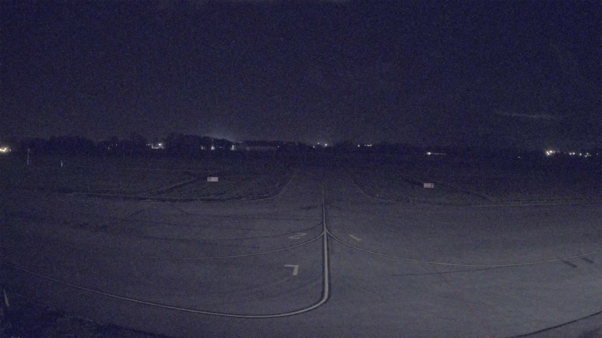 Lannion Cote de Granit  Airport Live Cam  LAI  - Lannion, Cotes-d'Armor, Bretagne, France