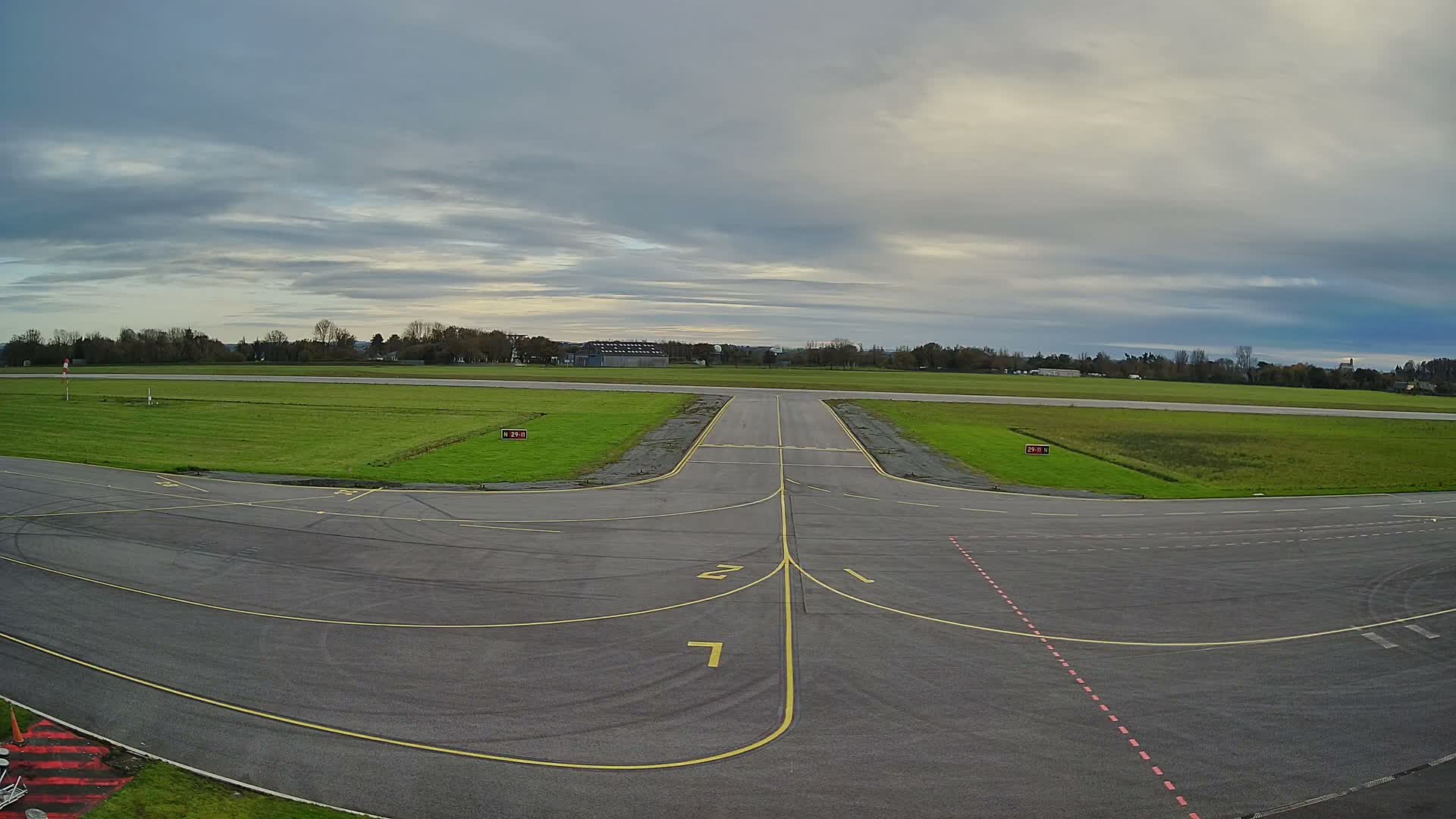 Lannion Cote de Granit  Airport Live Cam  LAI  - Lannion, Cotes-d'Armor, Bretagne, France