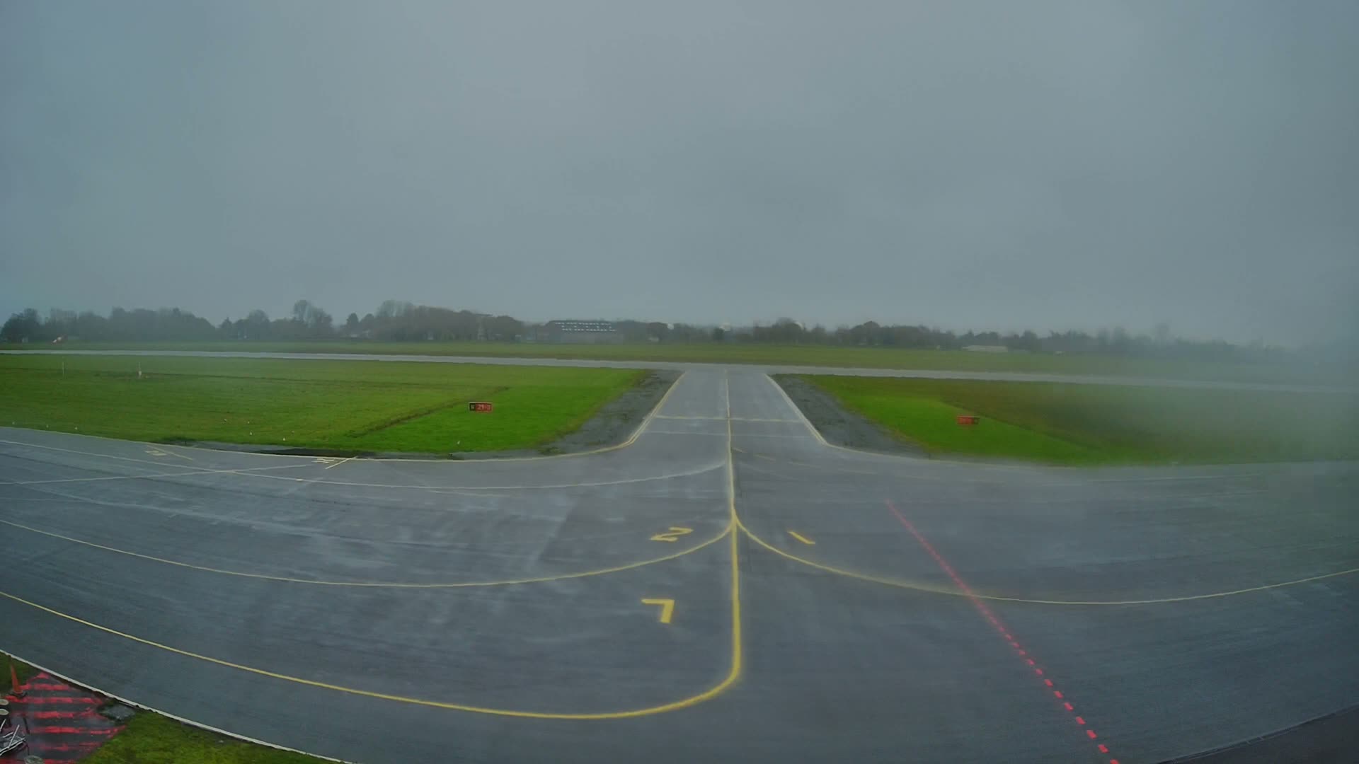 Lannion Cote de Granit  Airport Live Cam  LAI  - Lannion, Cotes-d'Armor, Bretagne, France