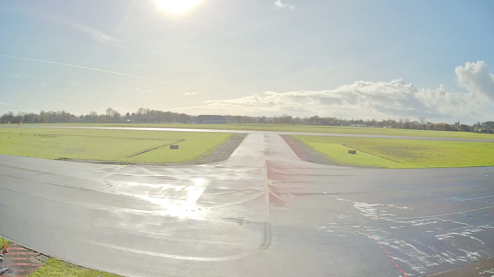 Lannion Cote de Granit  Airport Live Cam  LAI  - Lannion, Cotes-d'Armor, Bretagne, France