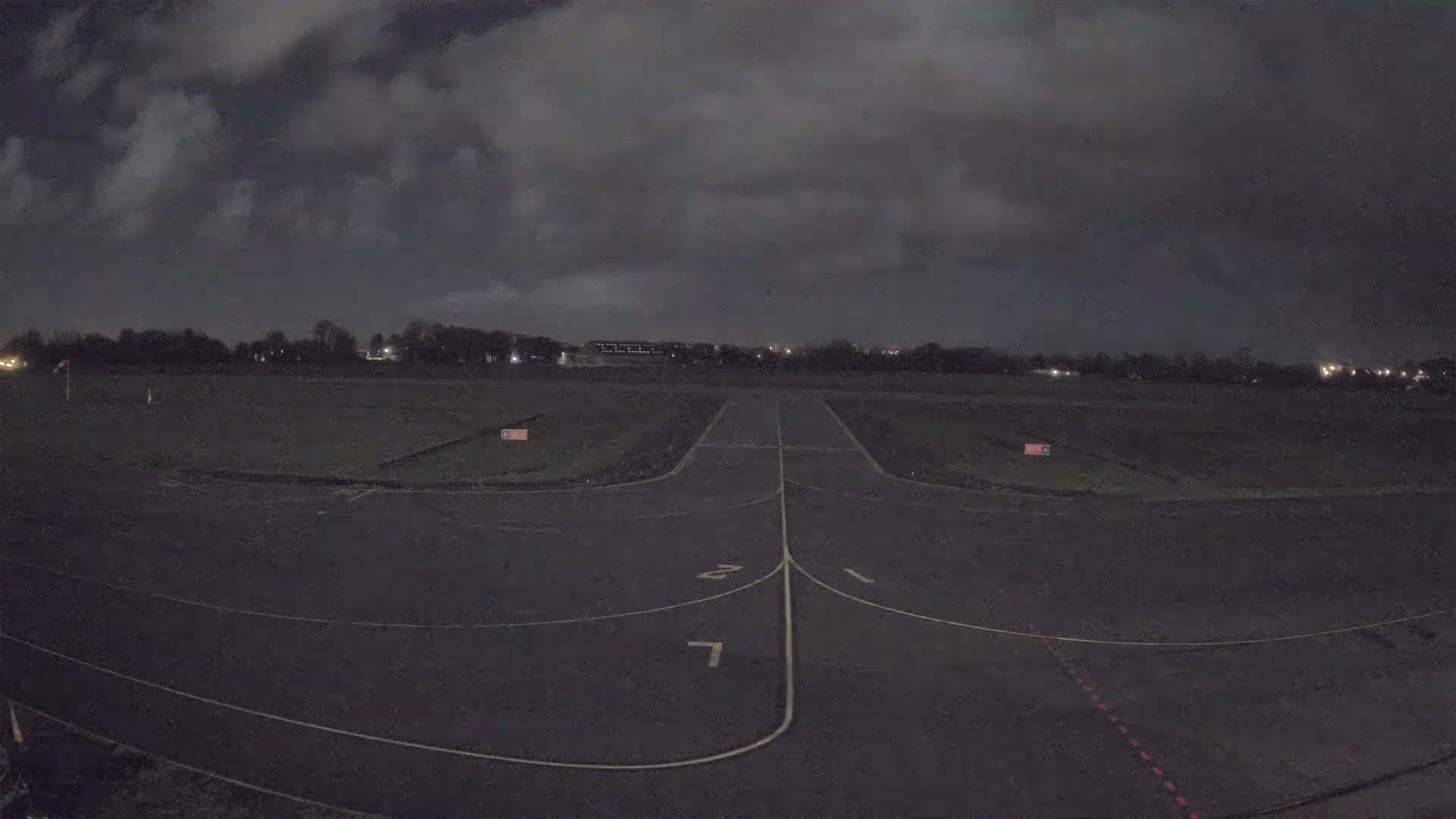 Lannion Cote de Granit  Airport Live Cam  LAI  - Lannion, Cotes-d'Armor, Bretagne, France