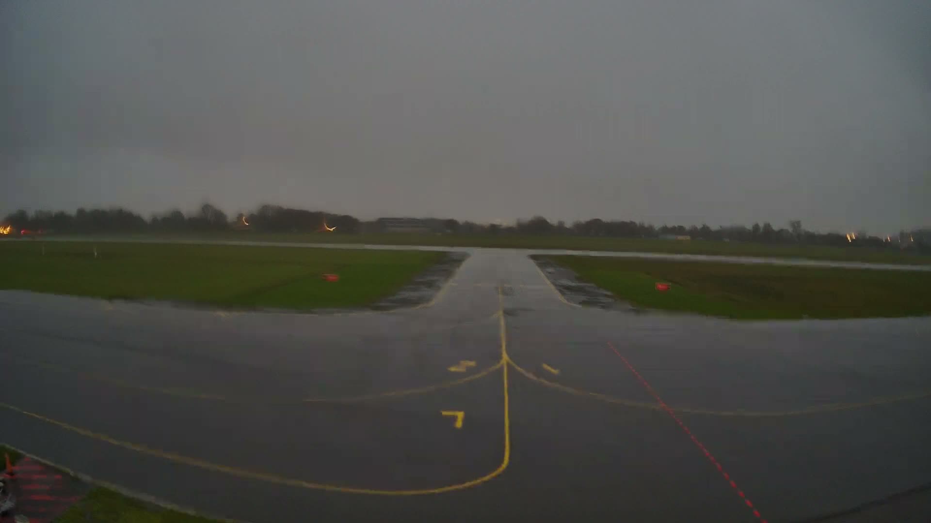 Lannion Cote de Granit  Airport Live Cam  LAI  - Lannion, Cotes-d'Armor, Bretagne, France